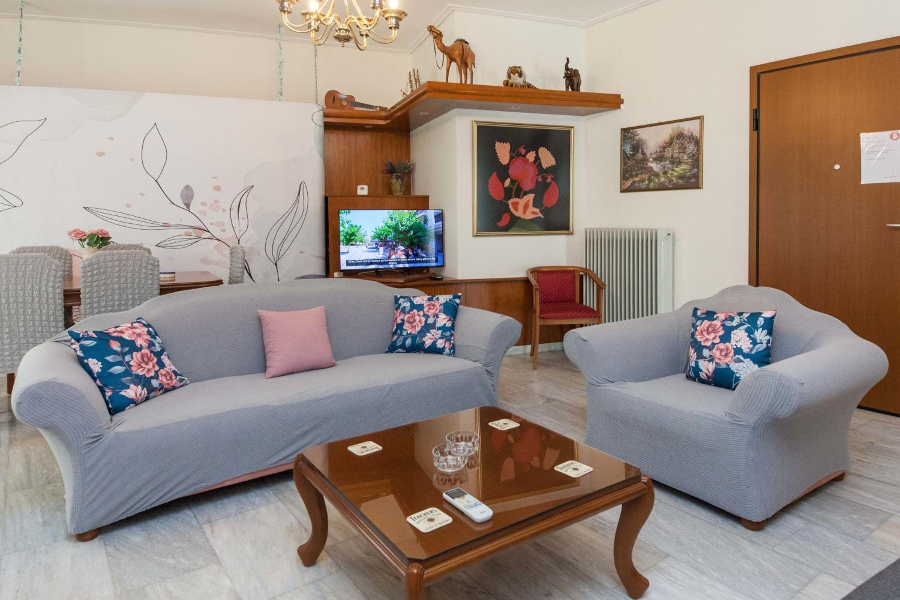 Classical 2 Bd Beauty Apt in Peacefull Chalandri
