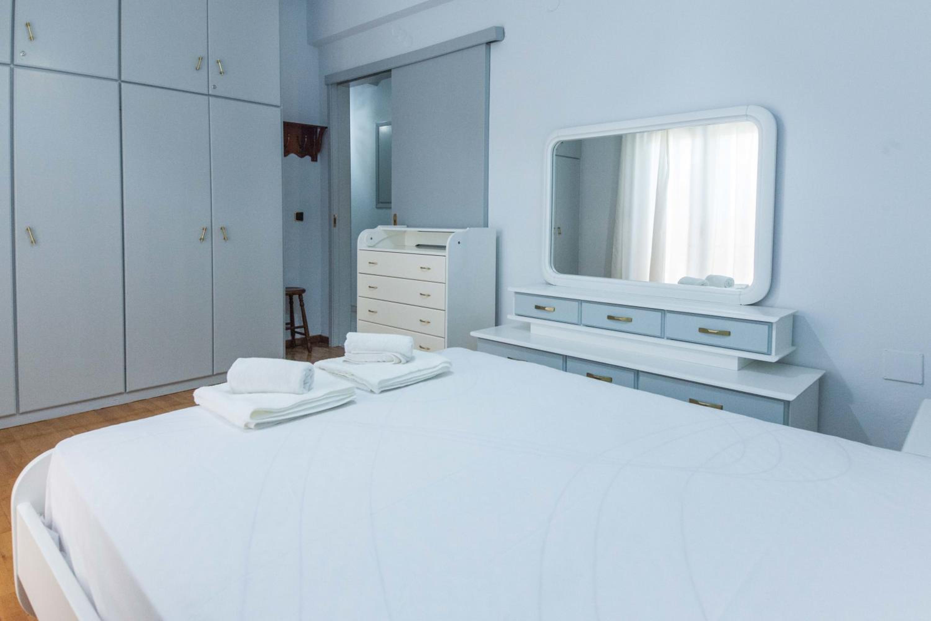Classical 2 Bd Beauty Apt in Peacefull Chalandri