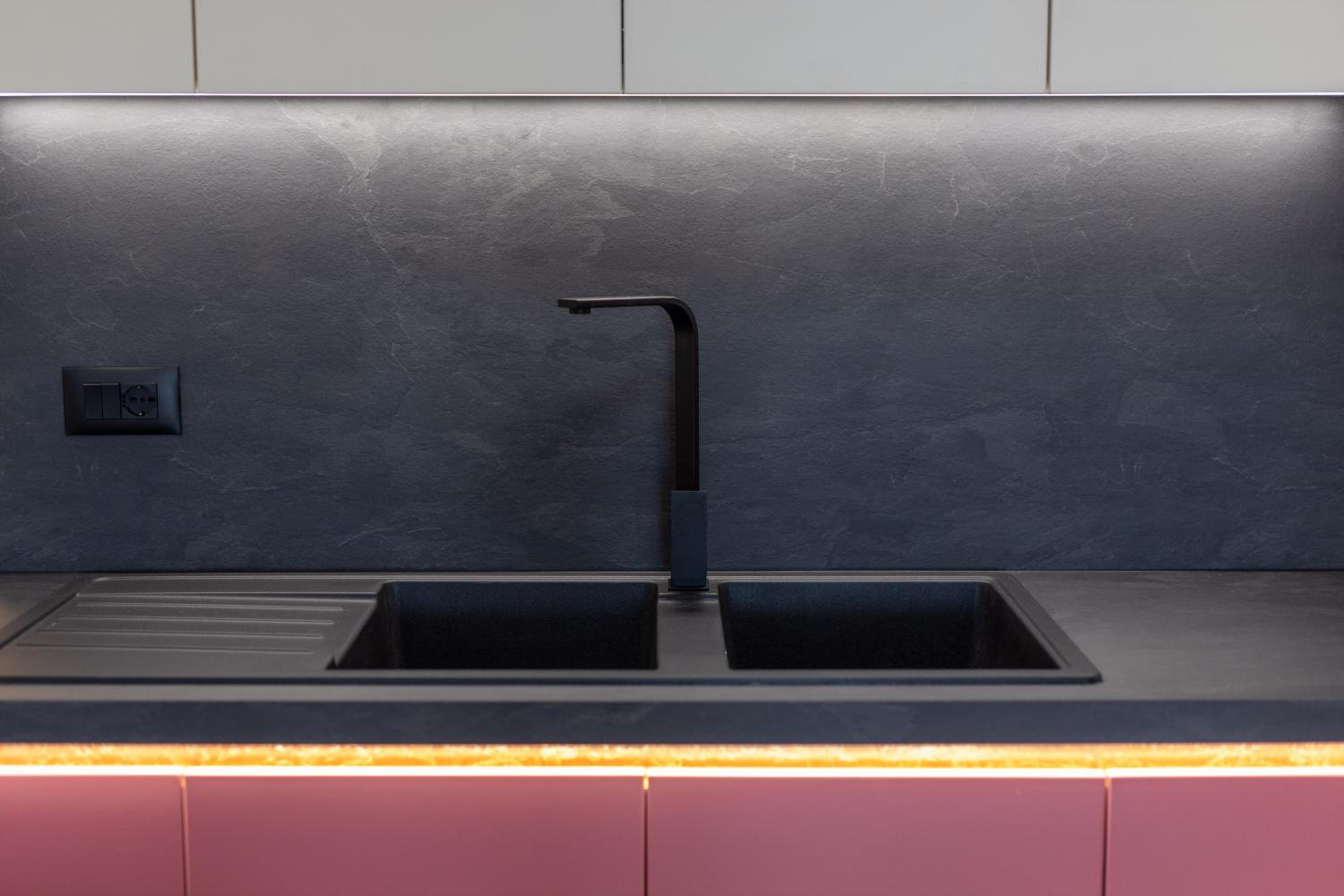 The View - Ruby, Luxury, Central