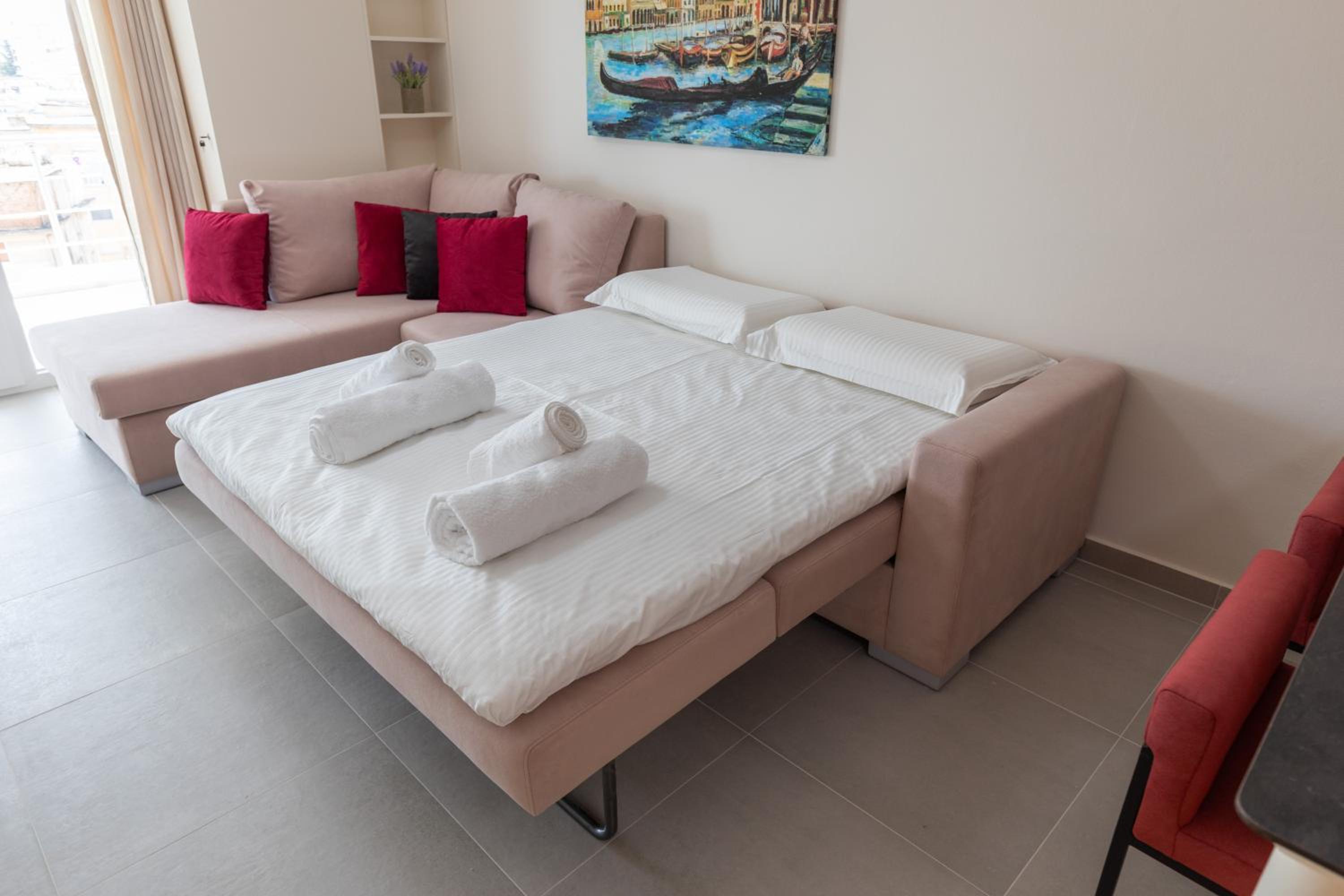The View - Ruby, Luxury, Central