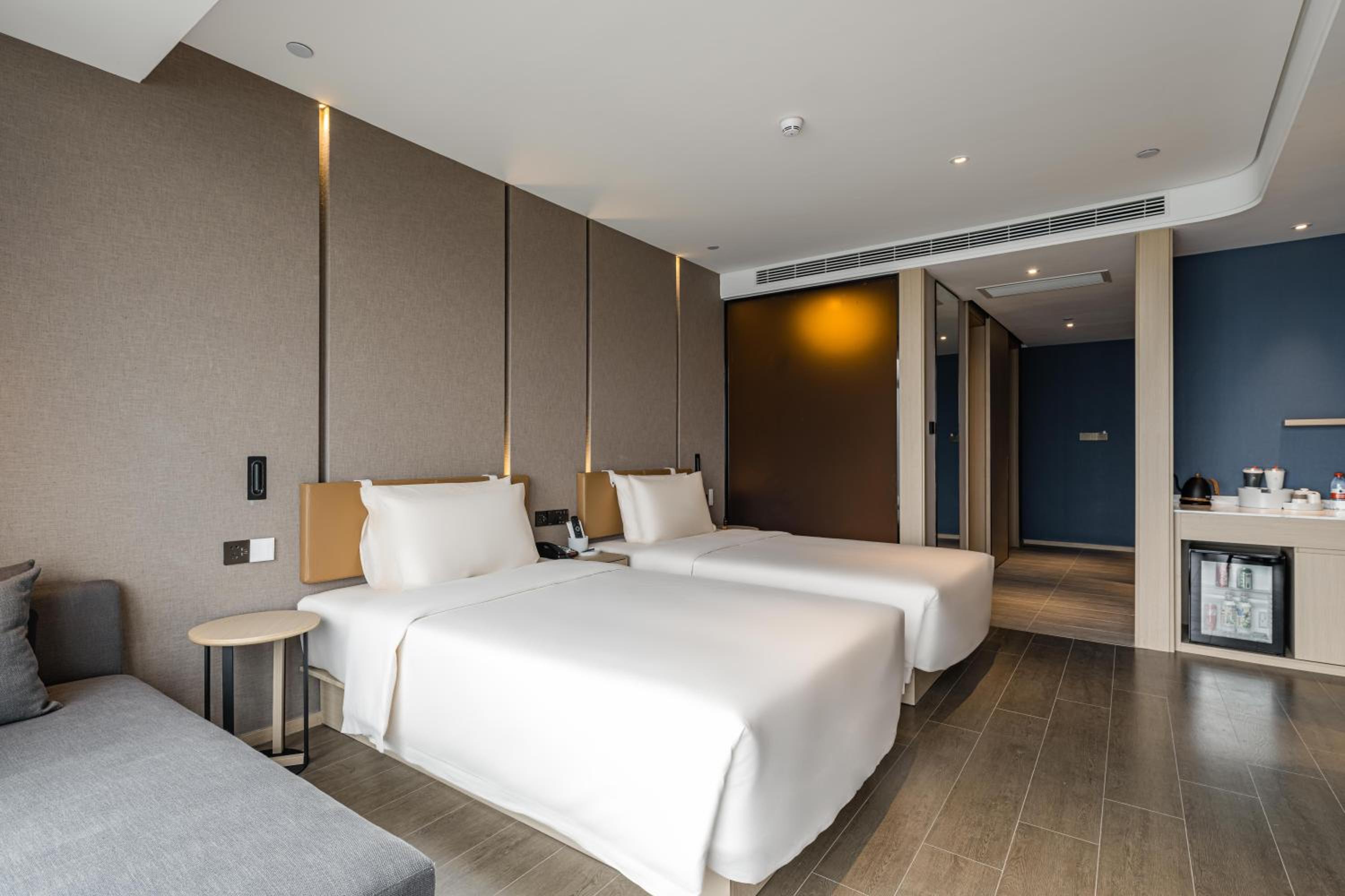 Atour Hotel Tonglu Fuchunjiang