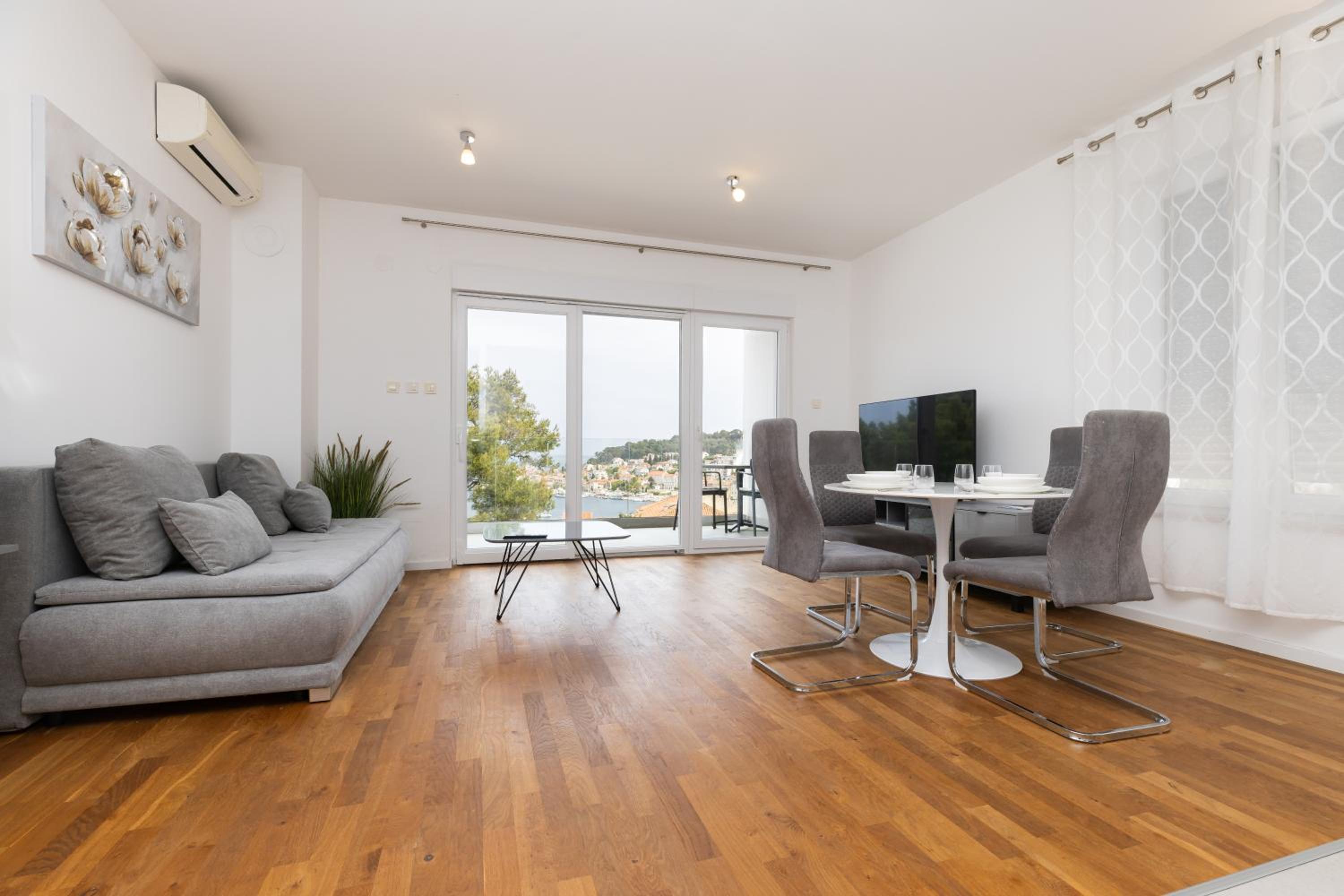 Nava-Apartment with beutiful view and garage space view 5