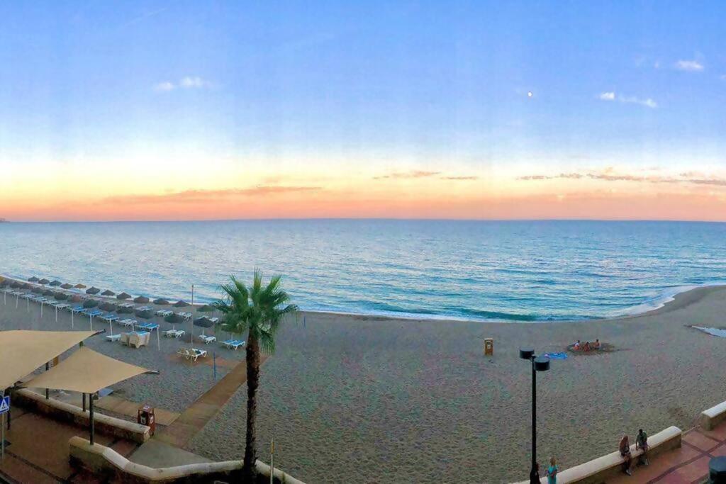 OVER THE SEA Amazing views Beachfront
