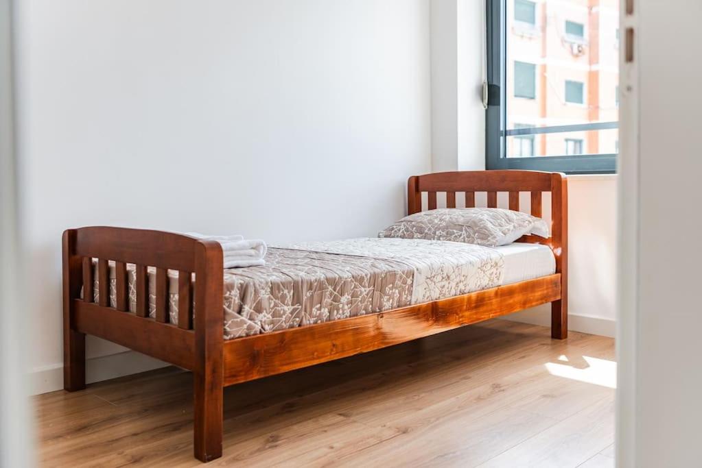 2-BR Apartment close to Radio Shkodra Roger That by Pik Host