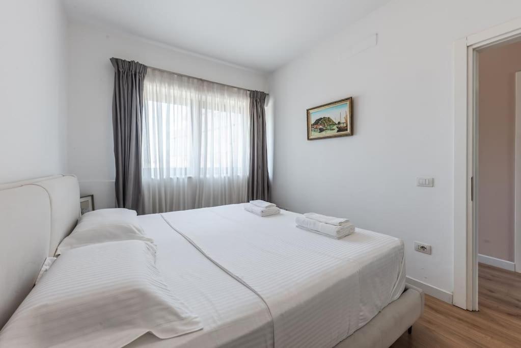 2-BR Apartment close to Radio Shkodra Roger That by Pik Host