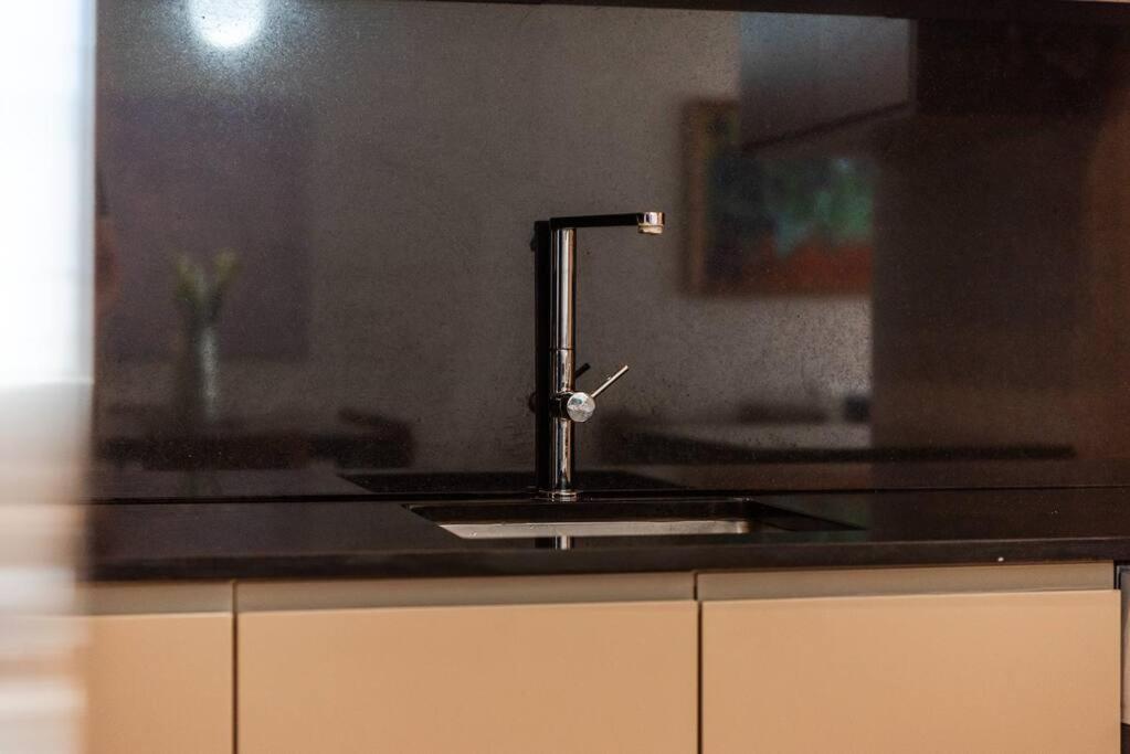 2-BR Apartment close to Radio Shkodra Roger That by Pik Host