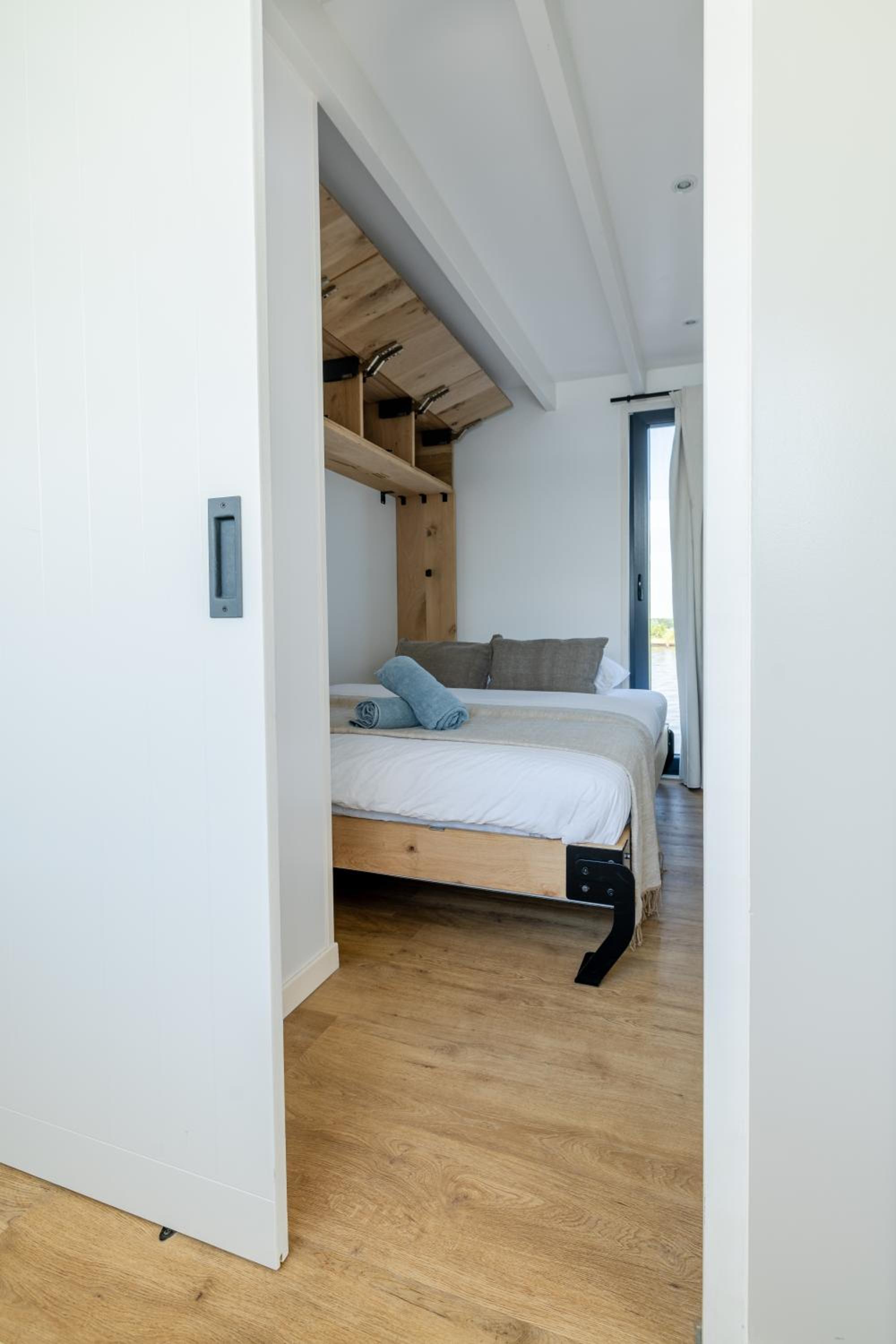 Surla houseboat 