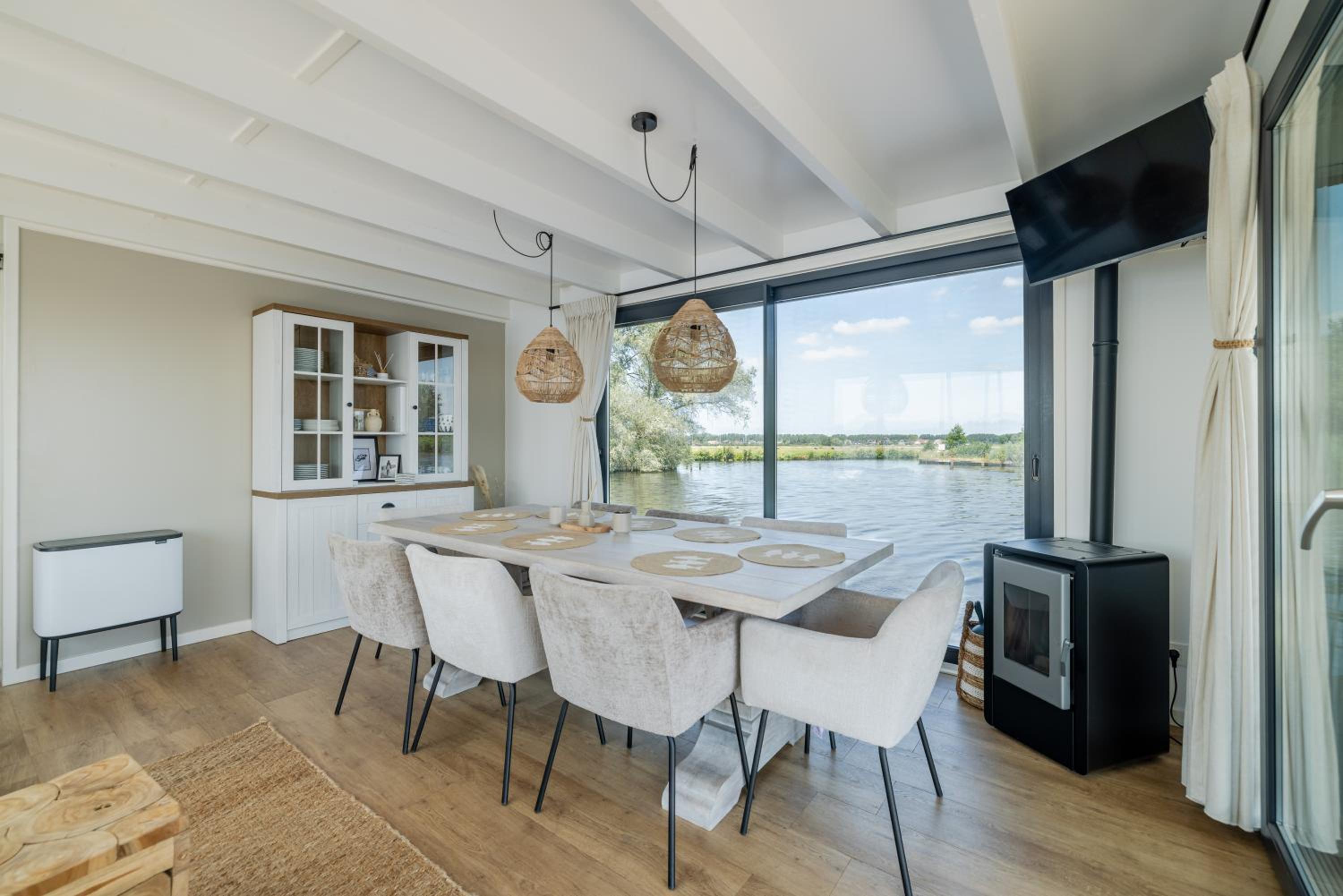 Surla houseboat 