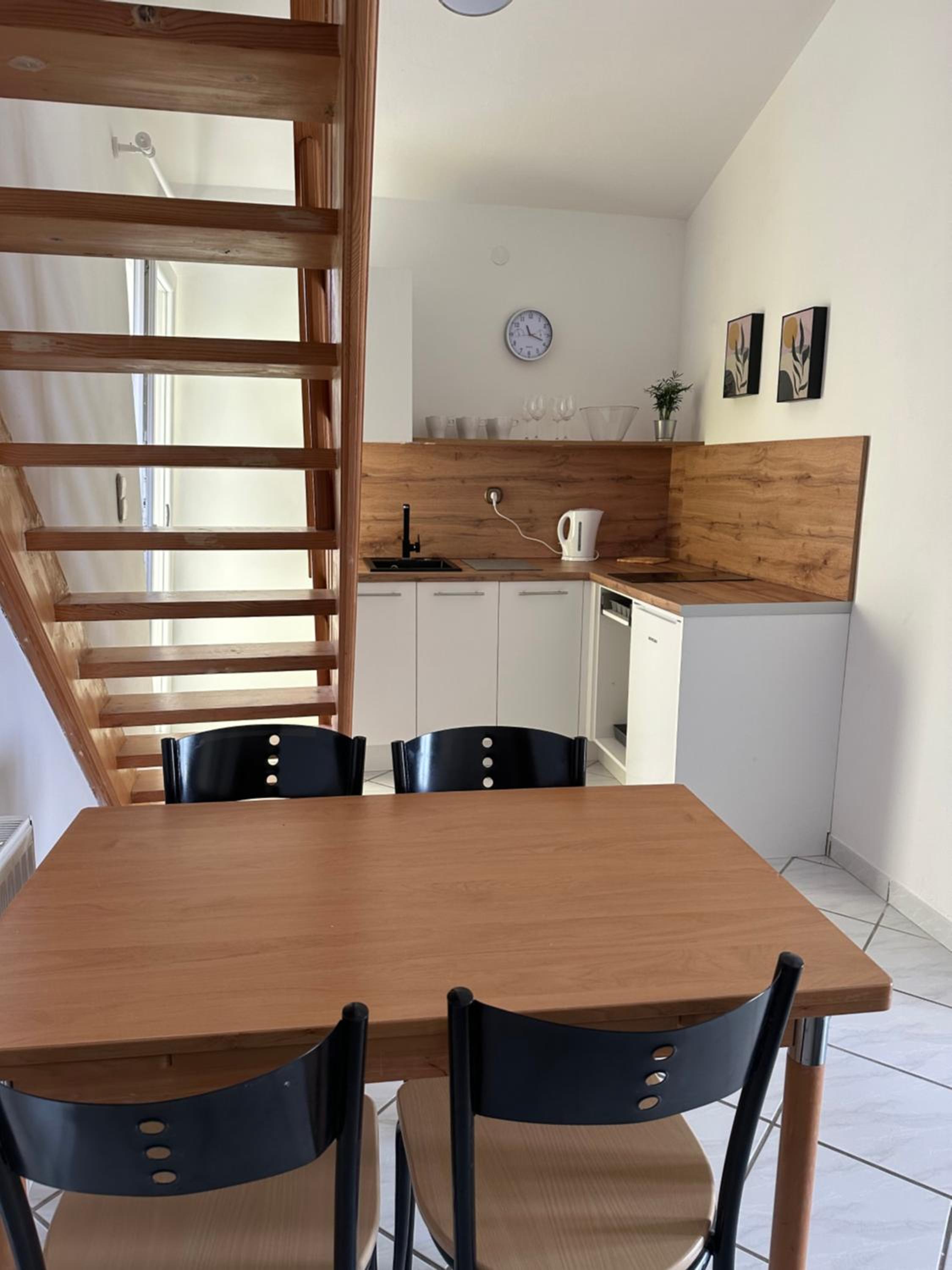 Apartments Jareb