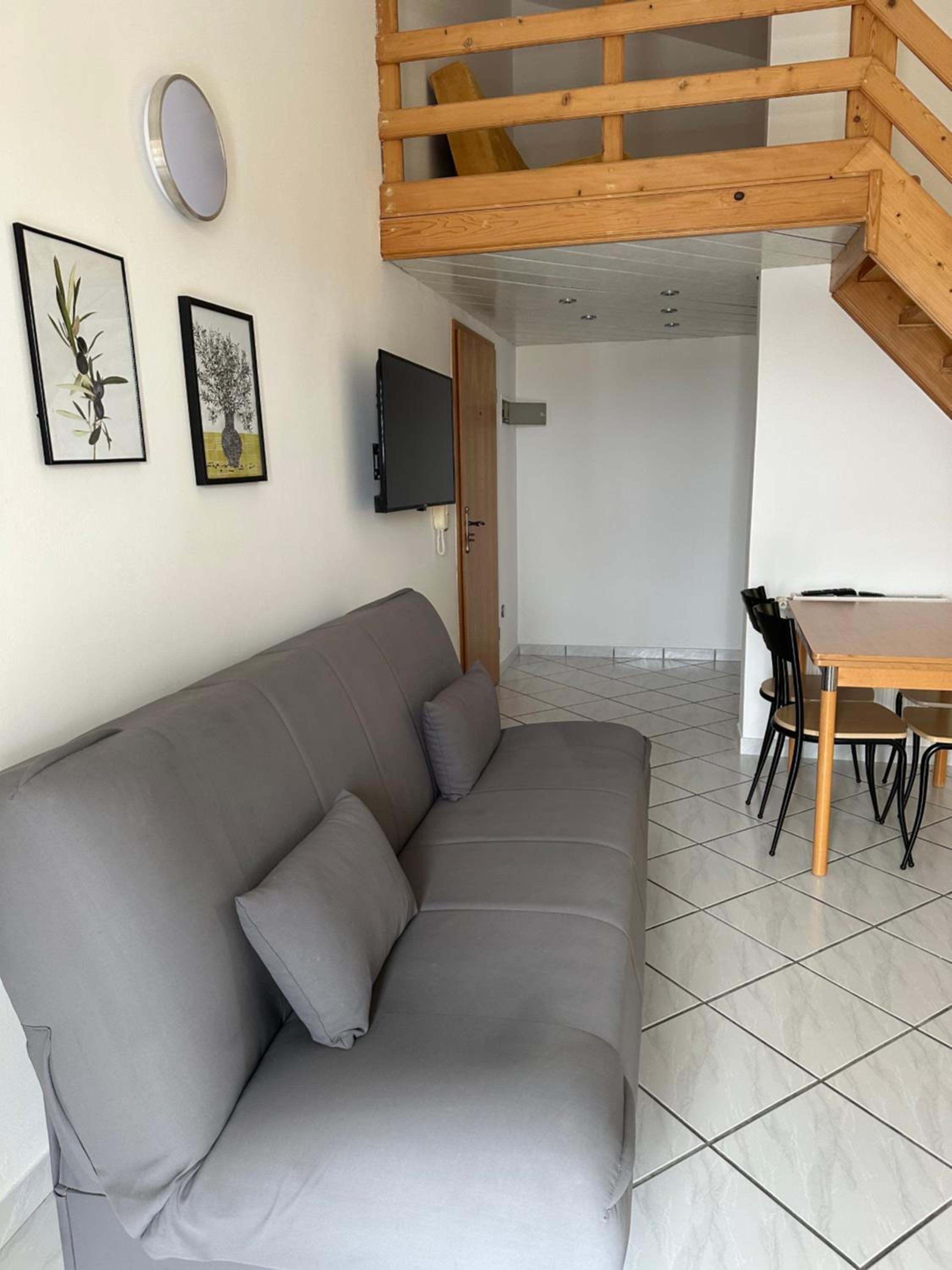 Apartments Jareb