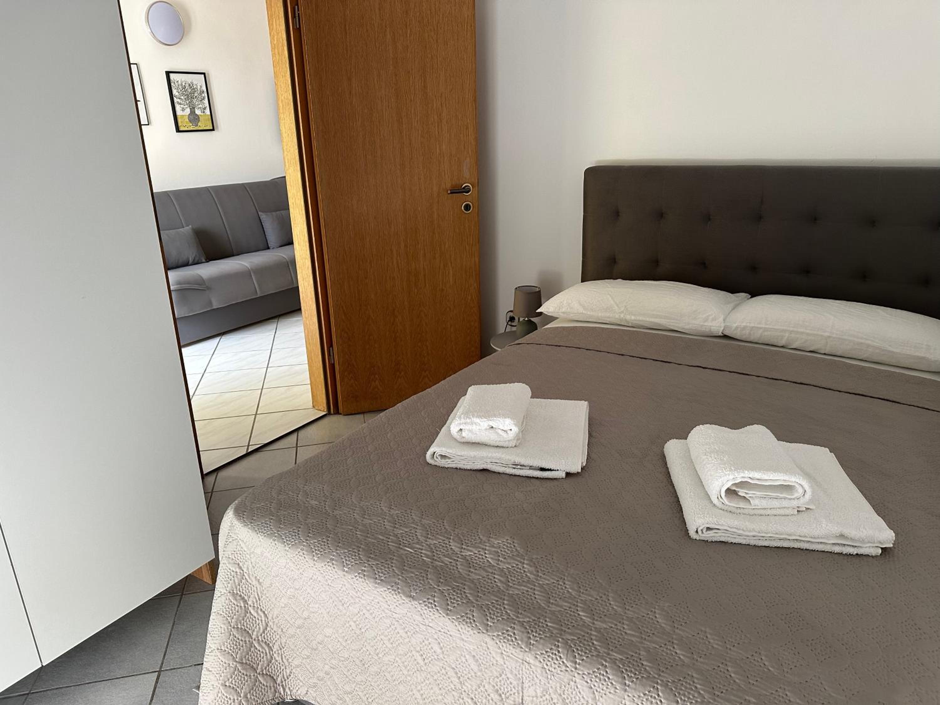 Apartments Jareb