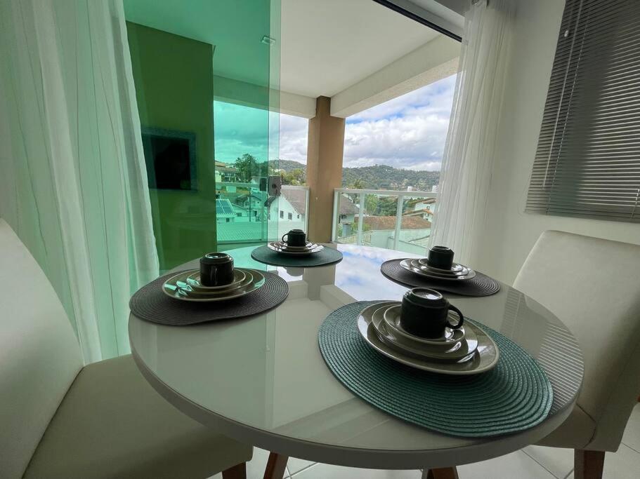 Apartamento maravilhoso a 8 min da Villa Germânica - Até 6 Pessoas