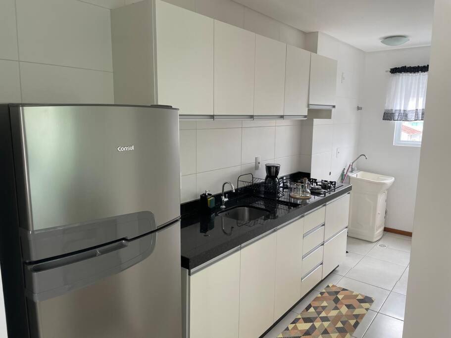 Apartamento maravilhoso a 8 min da Villa Germânica - Até 6 Pessoas