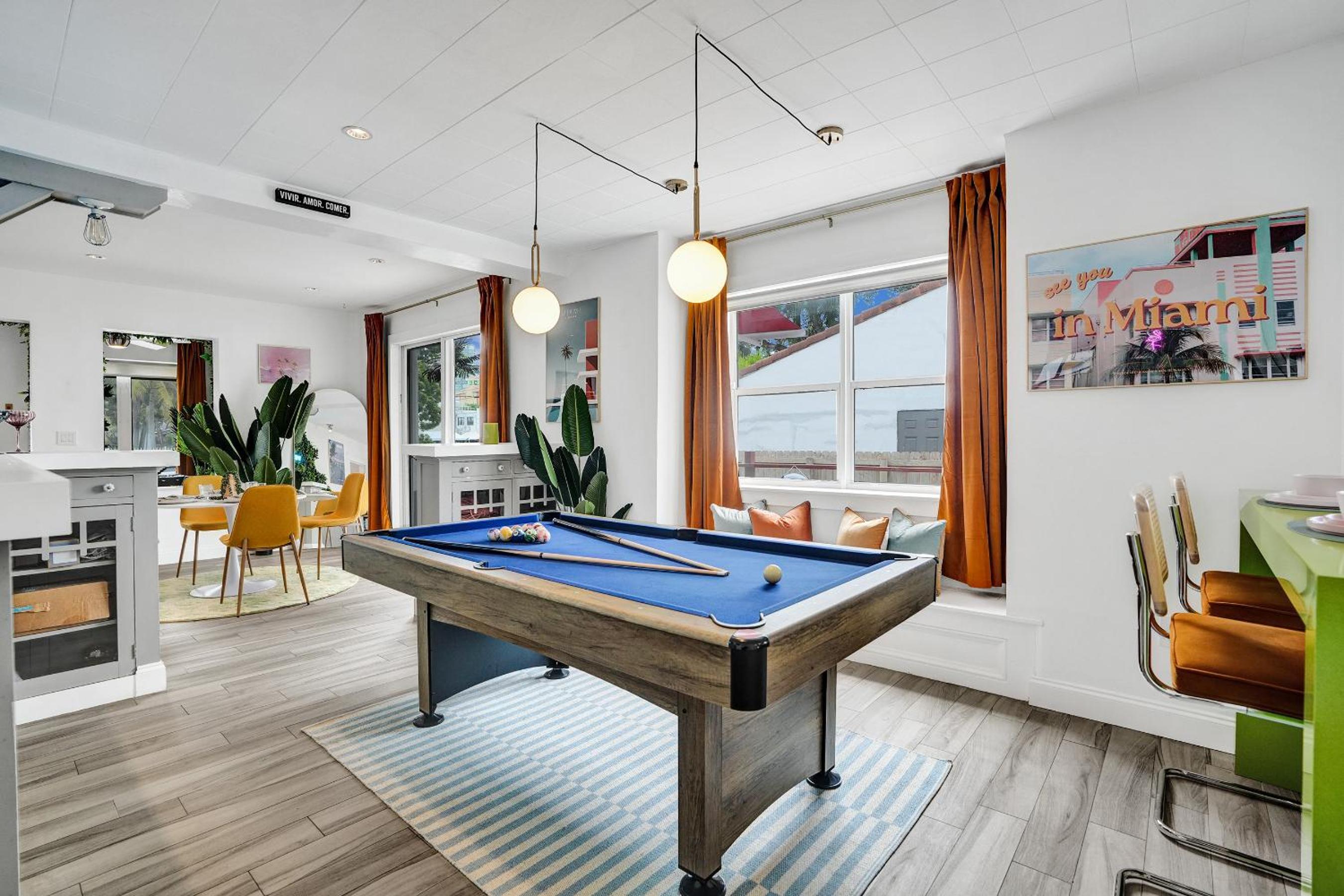 5 Mins Brickell - Pool & Billiards - Retro Miami