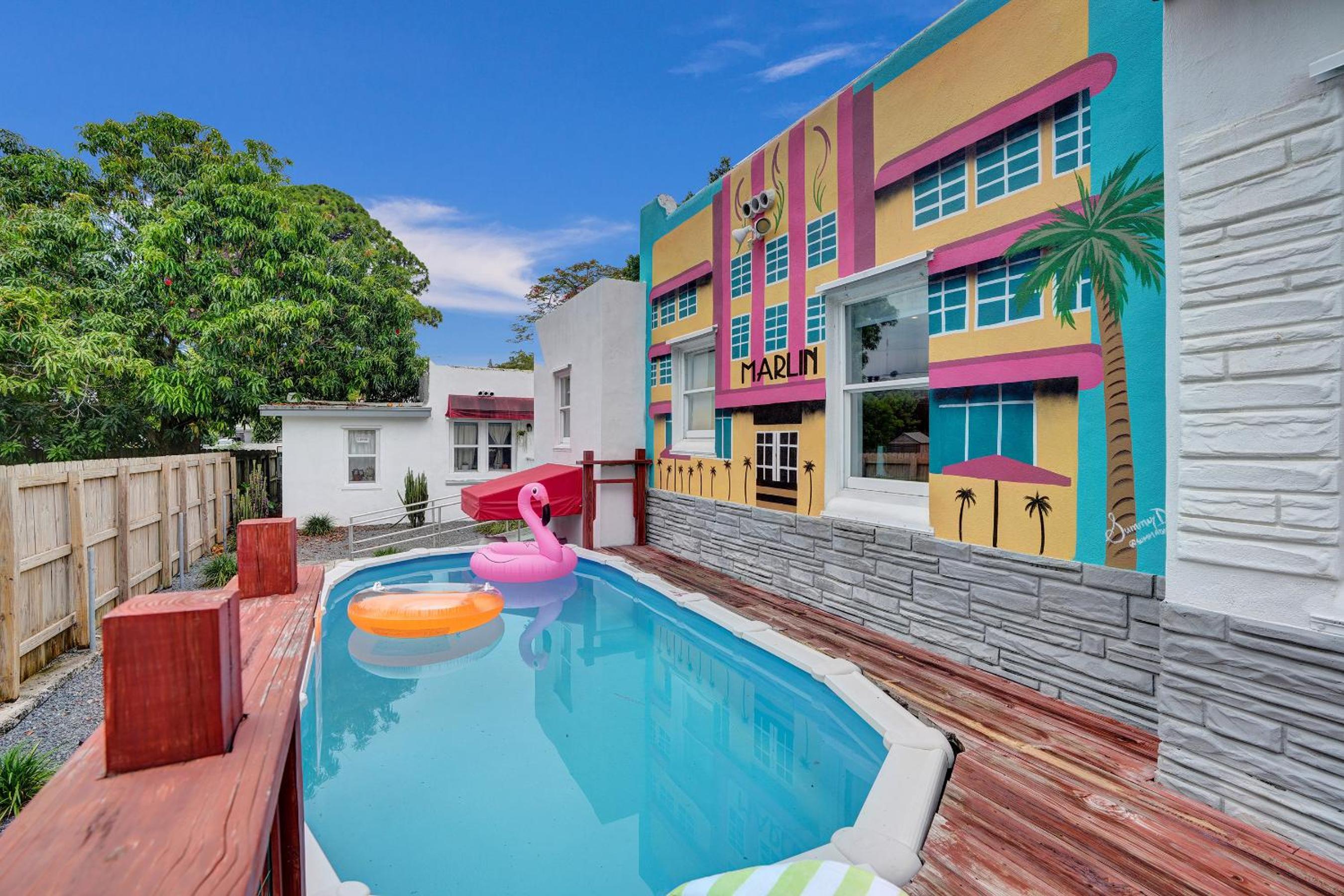 5 Mins Brickell - Pool & Billiards - Retro Miami