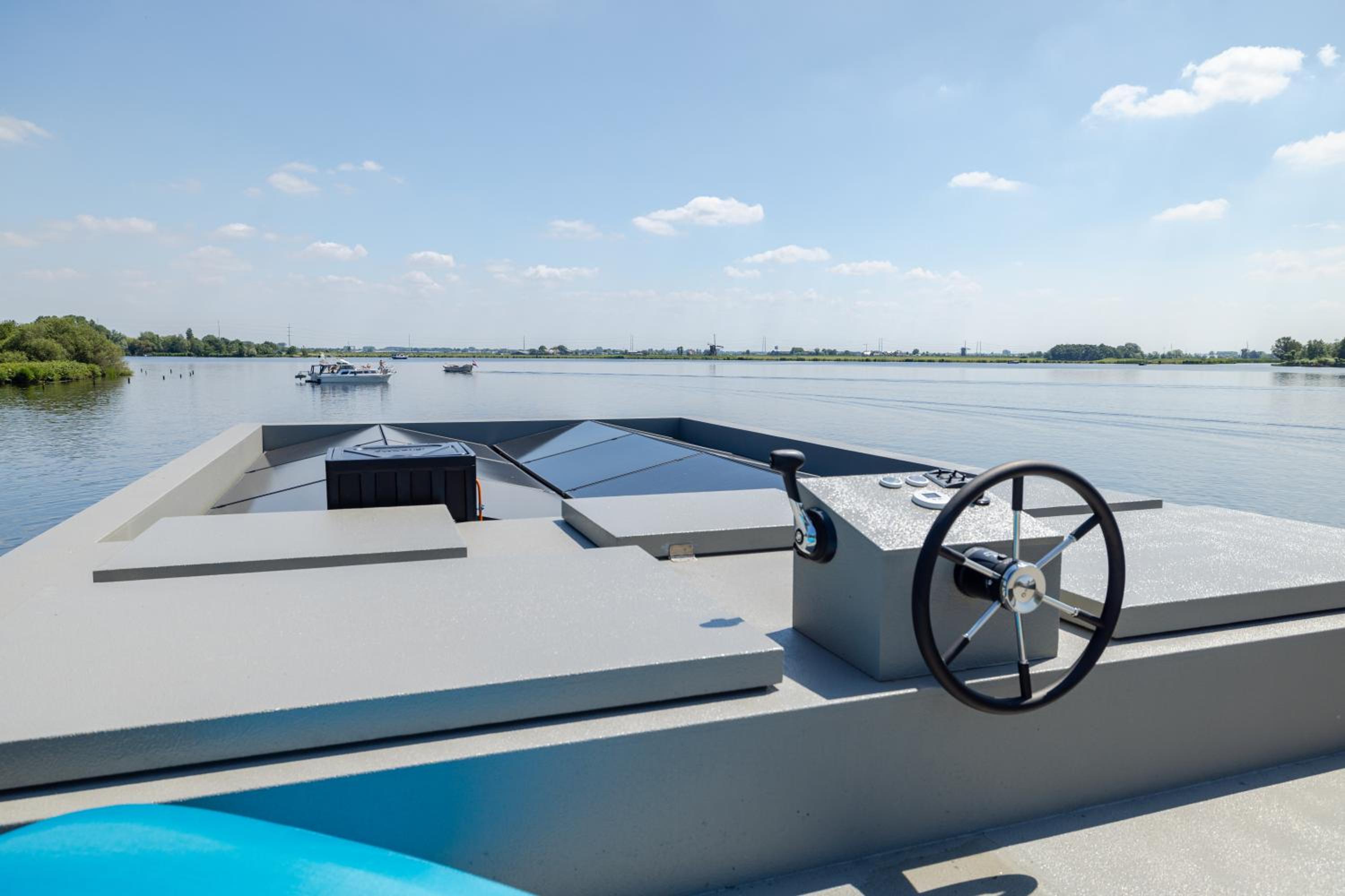 Surla houseboat 