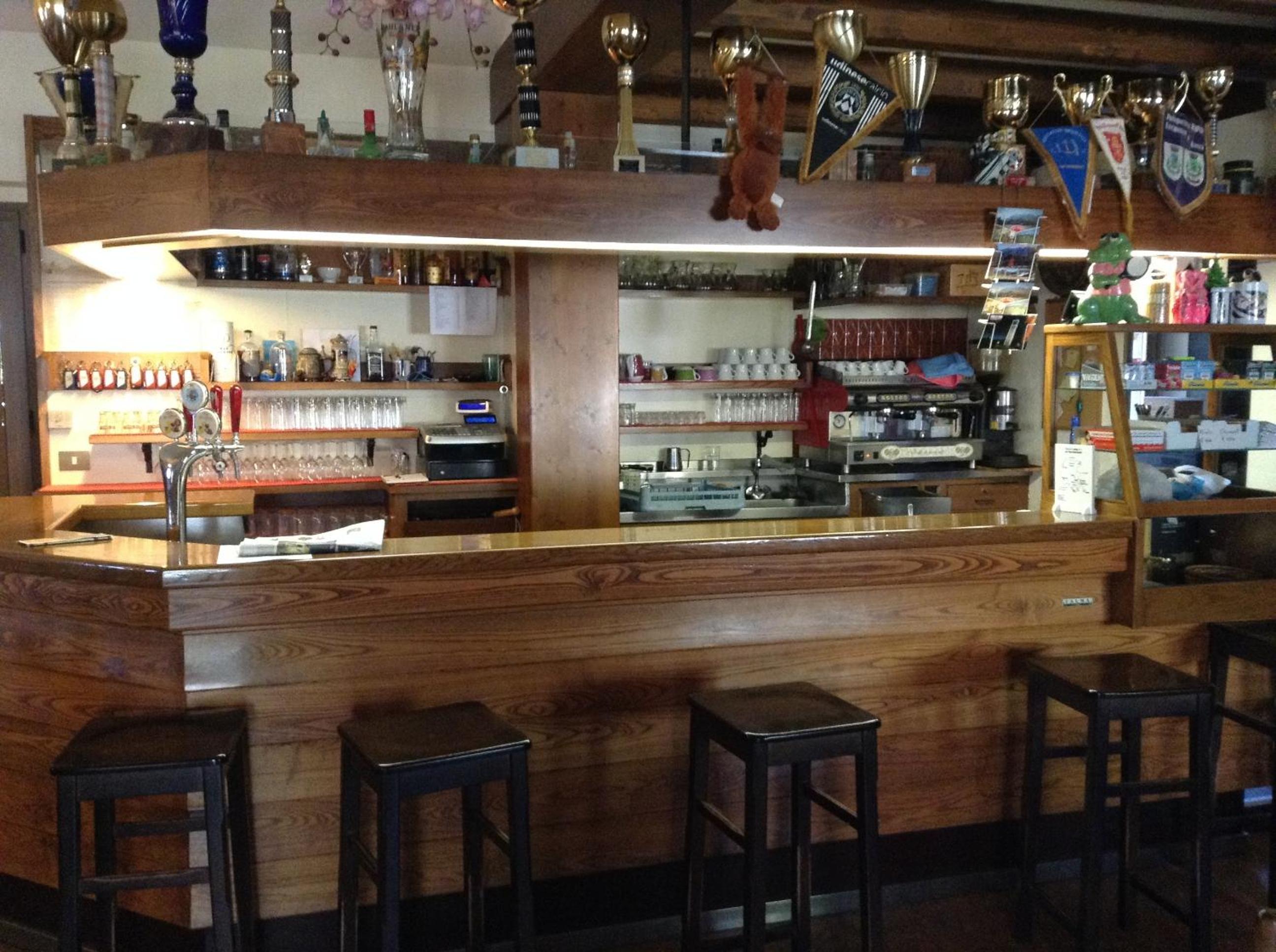 bar