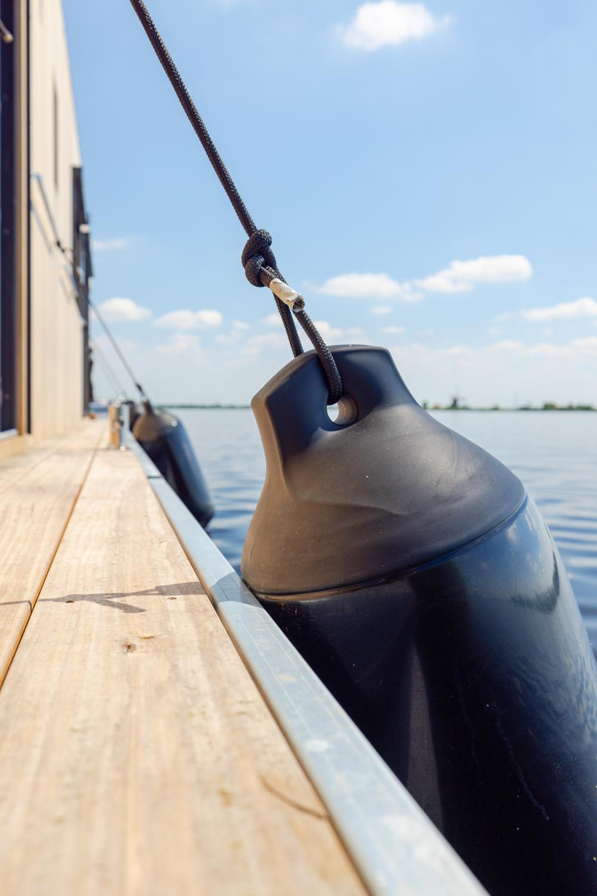 Surla houseboat 