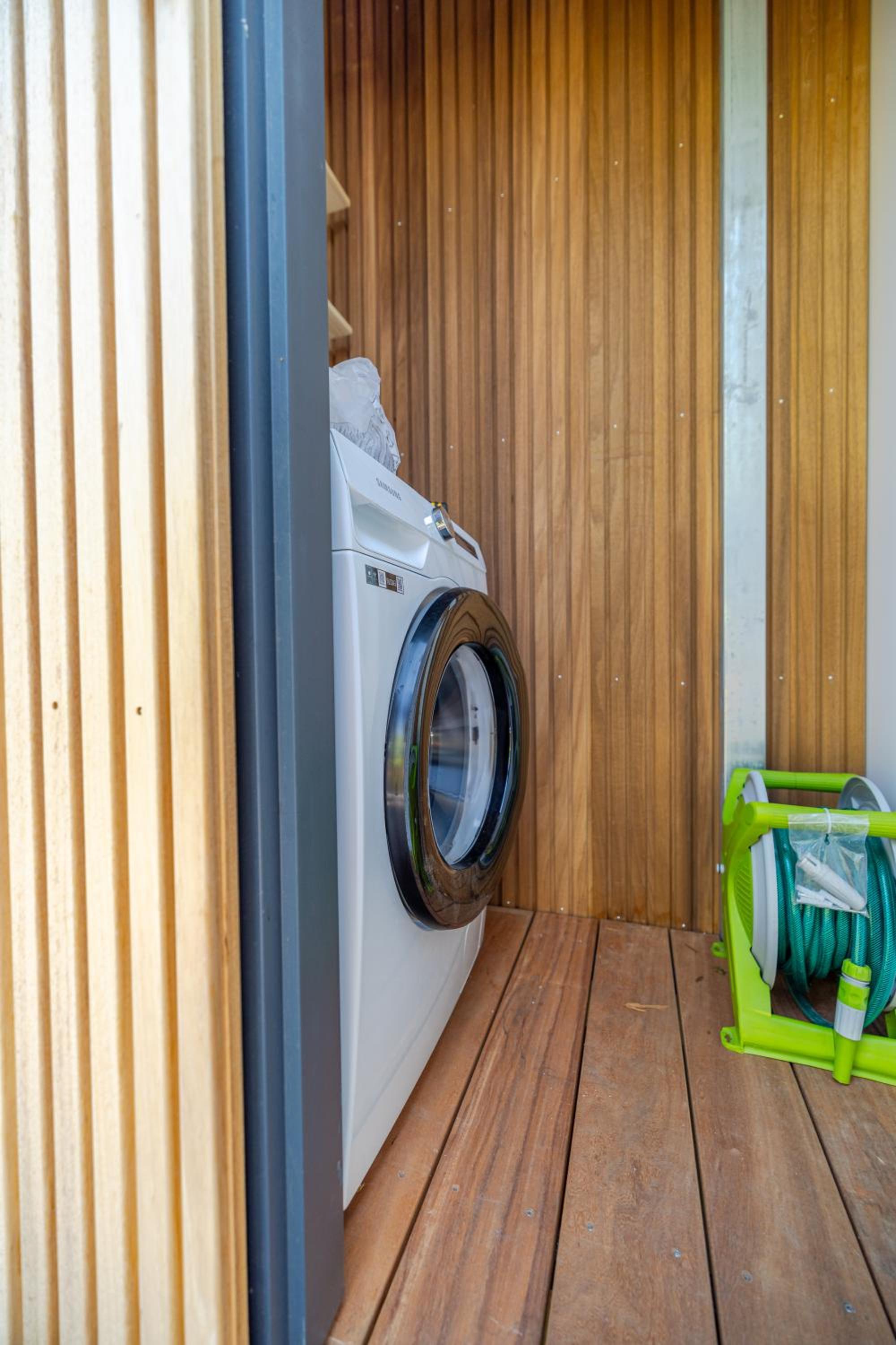 Surla houseboat 