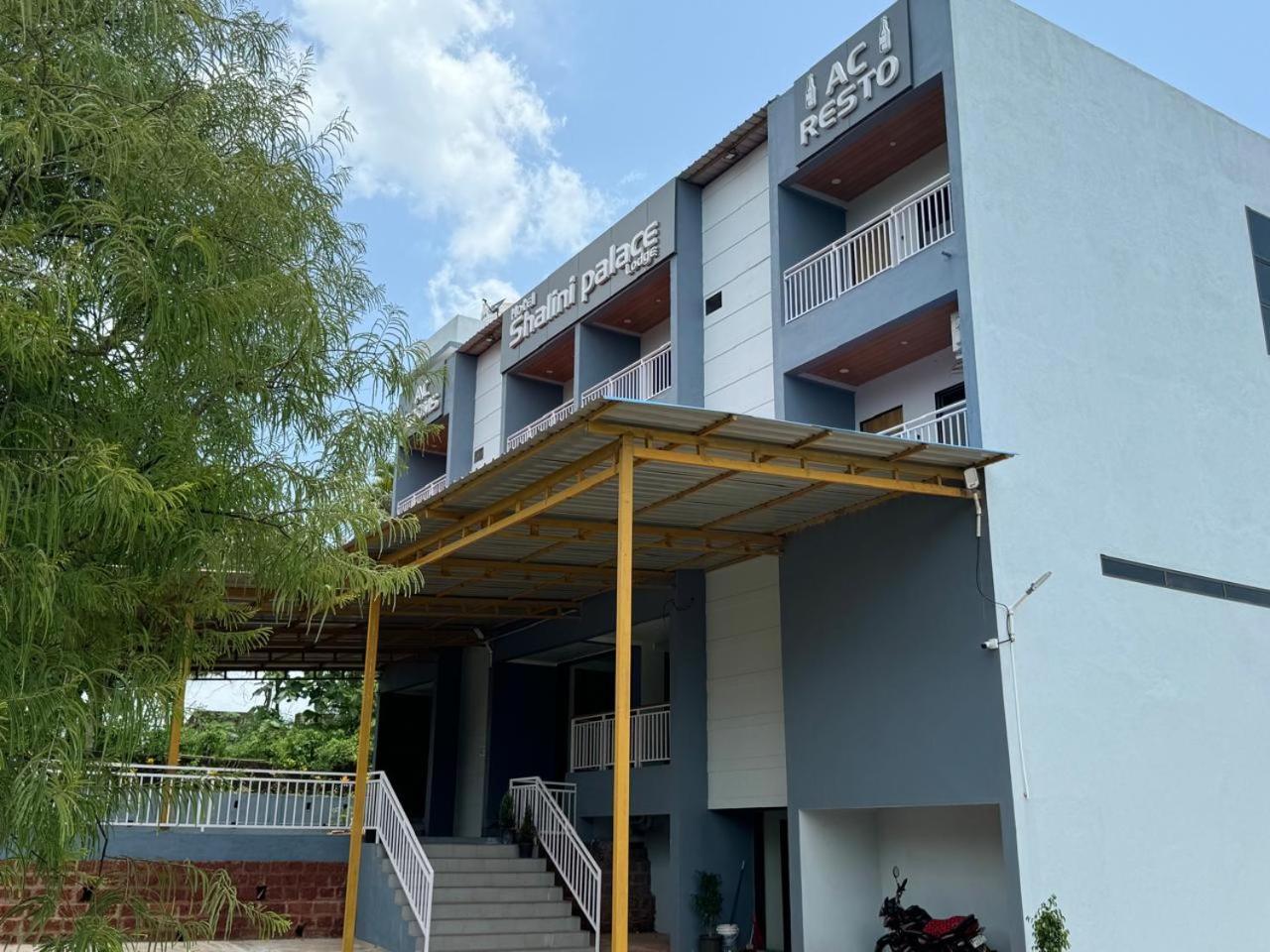 Hotel Shalini Palace