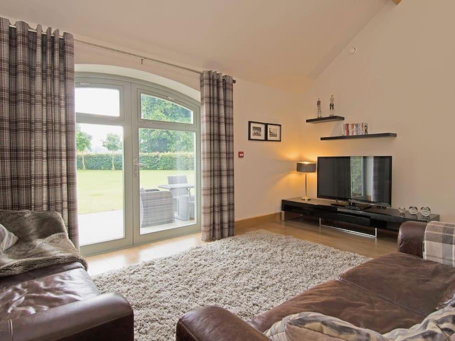 Bramley - Luxury Lincolnshire Cottage view 5