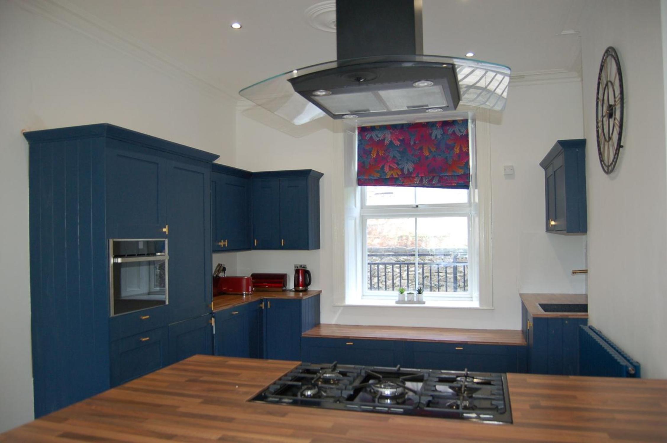 Eryri Snowdonia Premier Family Retreat with Hot Tub and Fire Pit