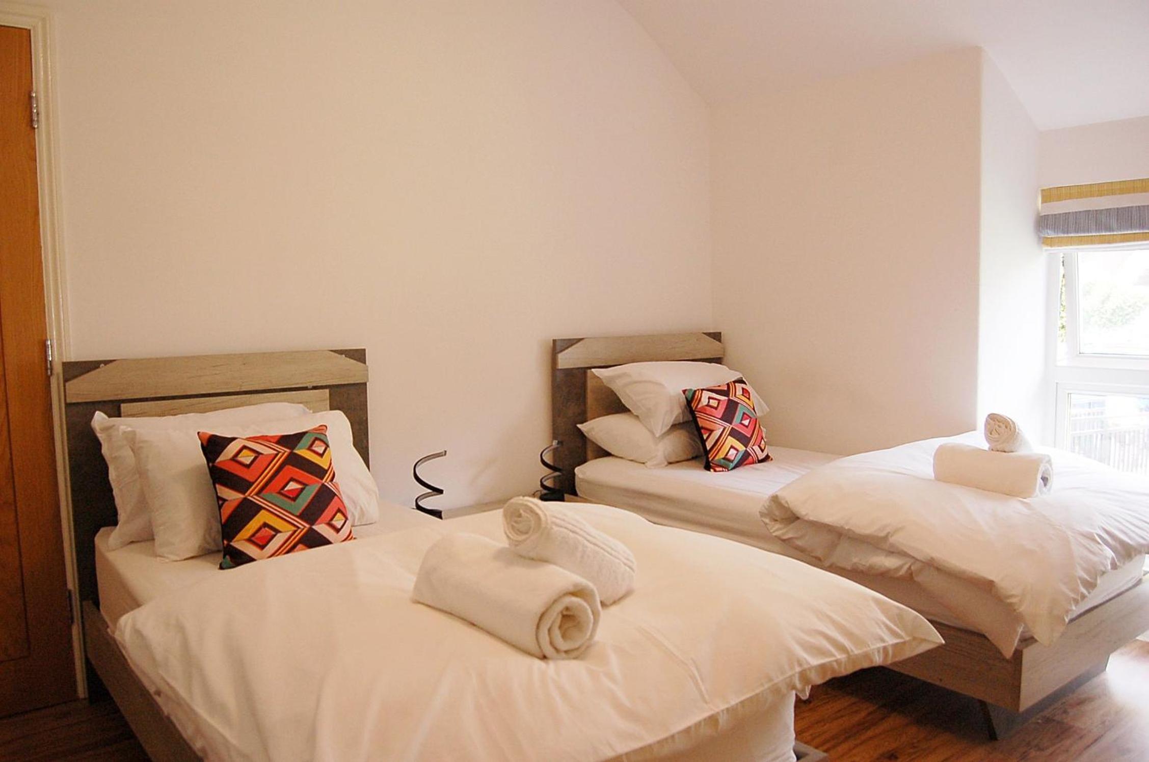 Eryri Snowdonia Premier Family Retreat with Hot Tub and Fire Pit