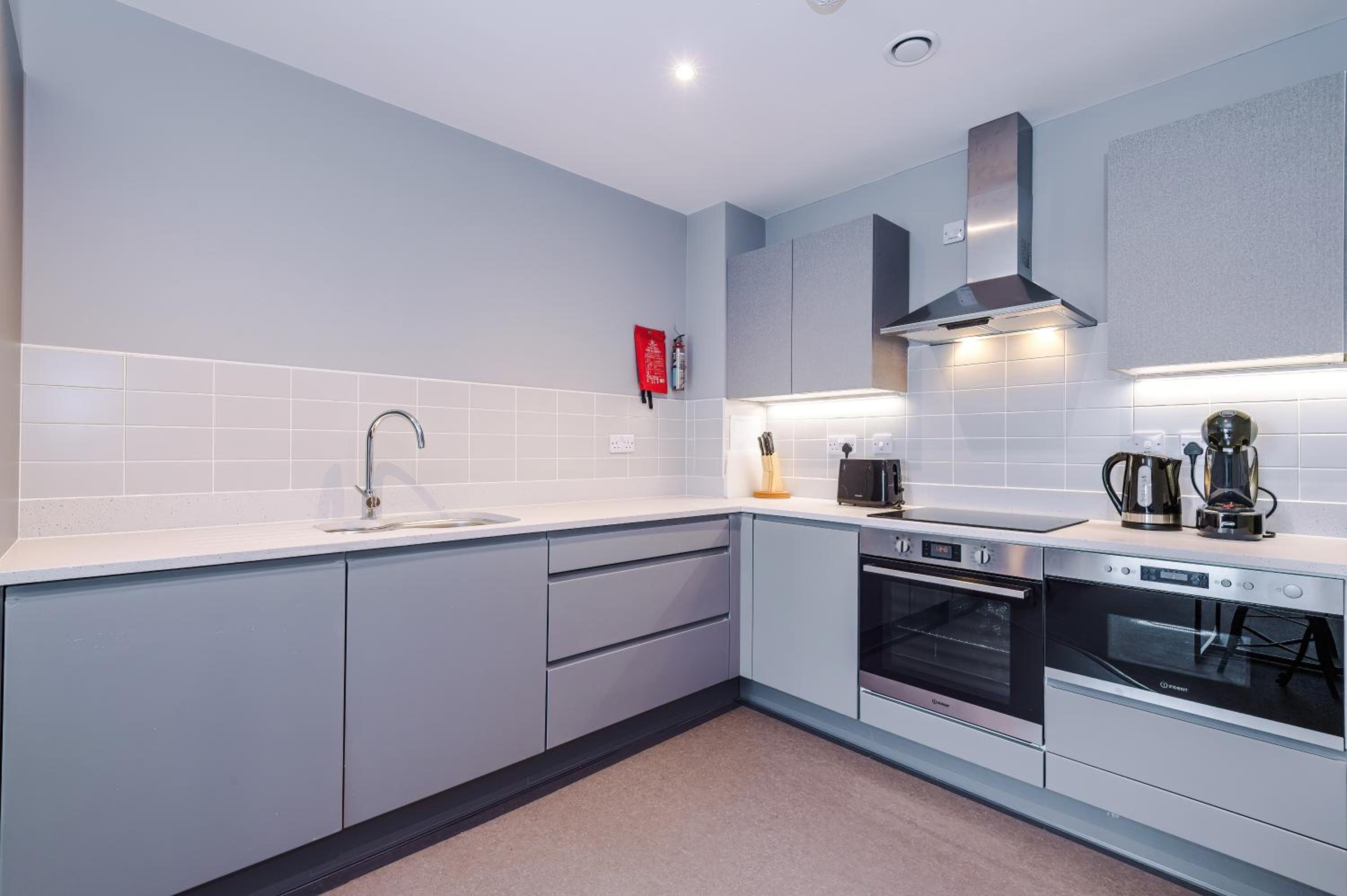 Hilltop Serviced Apartments - Sheffield view 5
