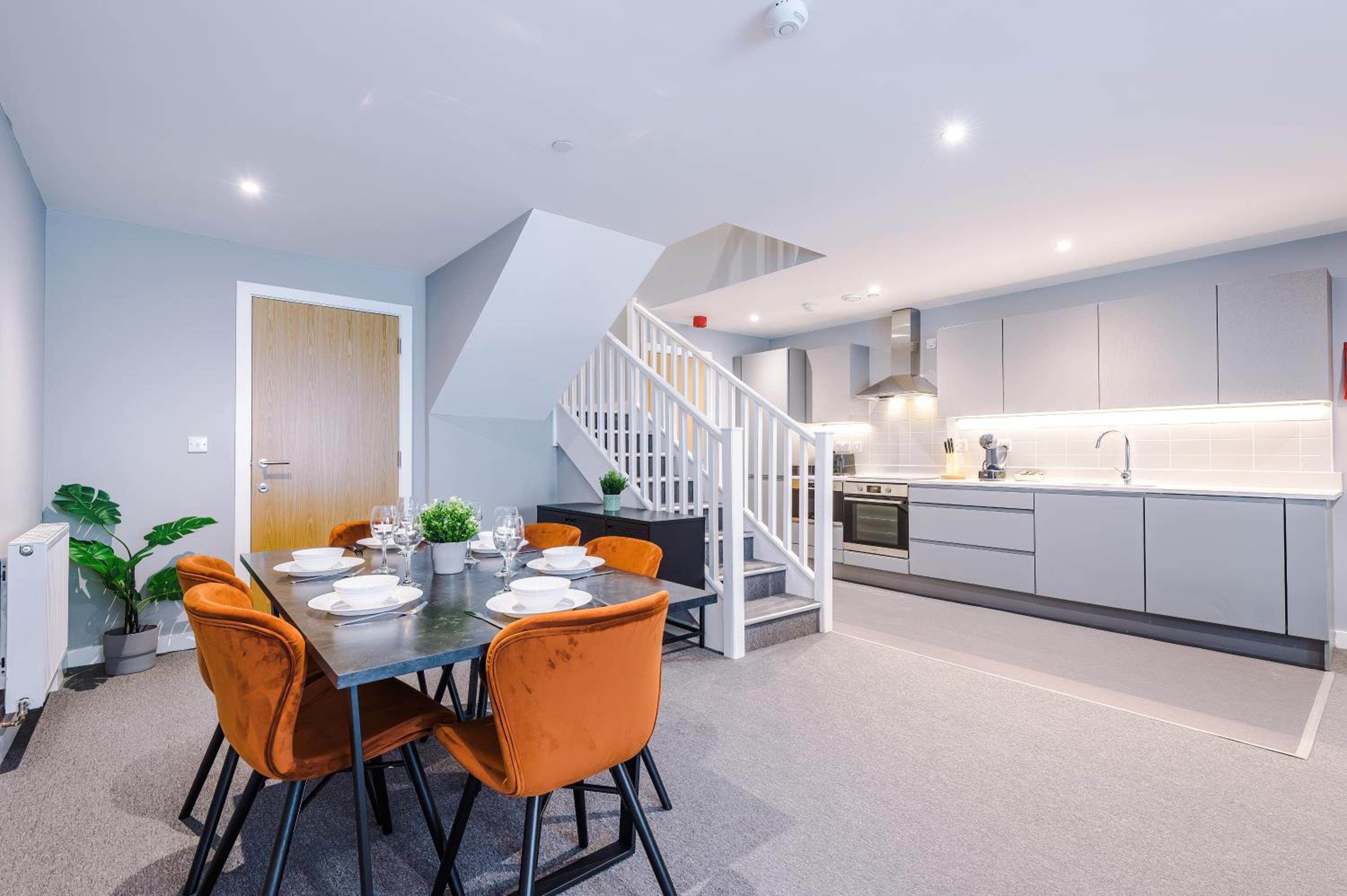 Hilltop Serviced Apartments - Sheffield view 3