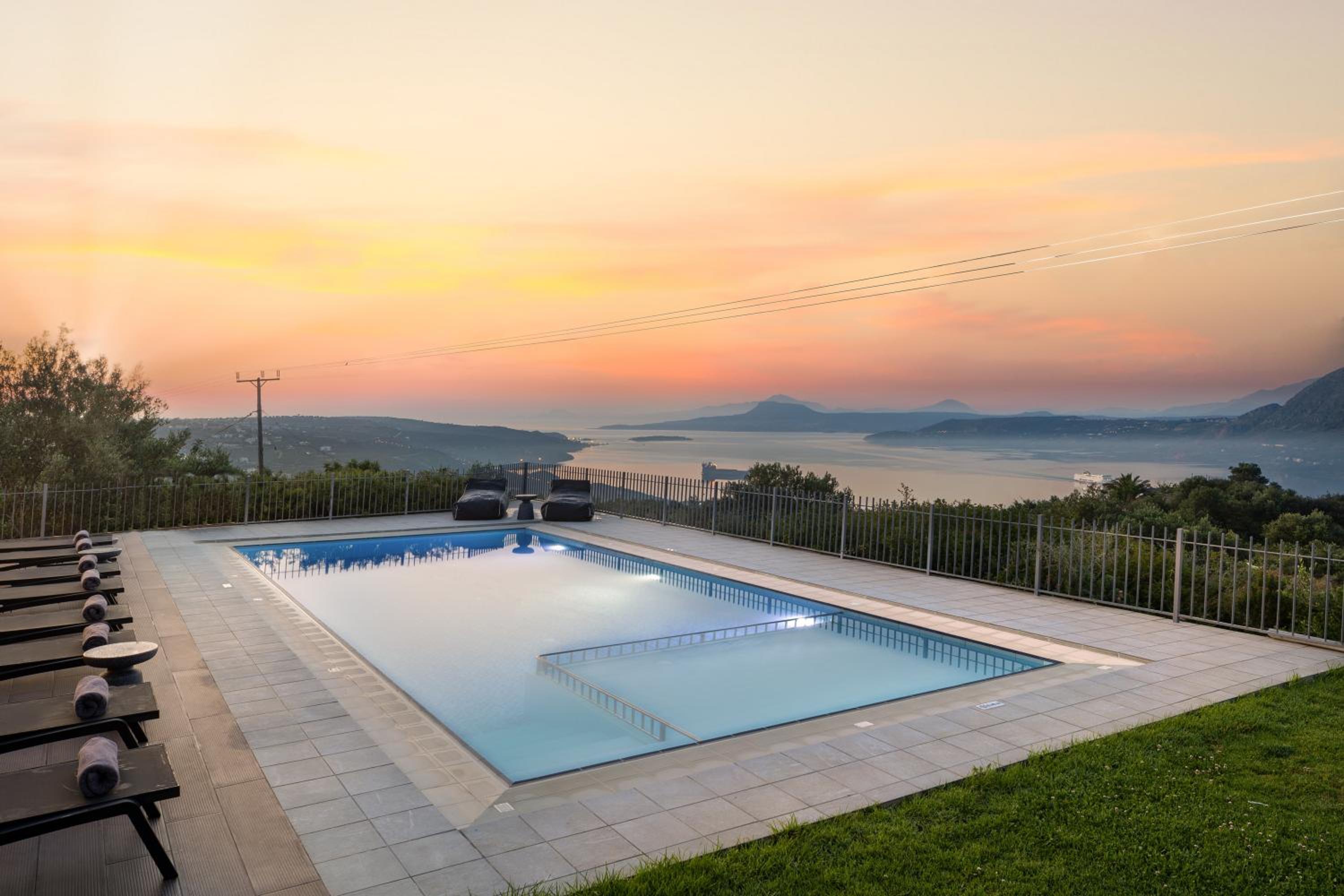 SeaSilia Luxury Villa