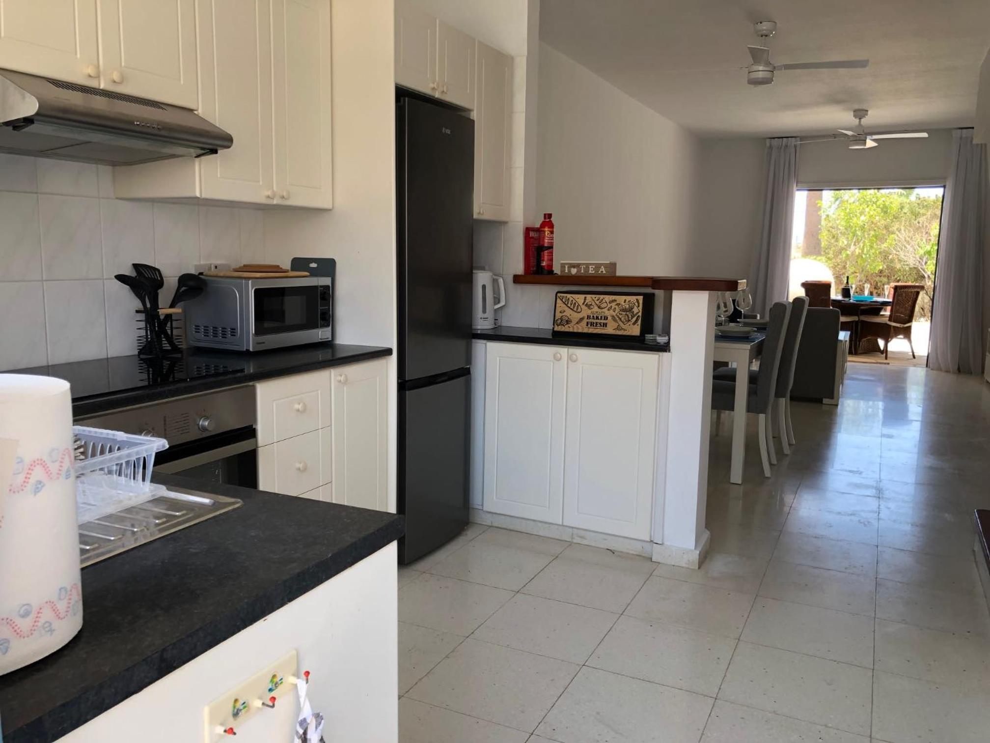 Regina Gardens - Modern 2 bed maisonette