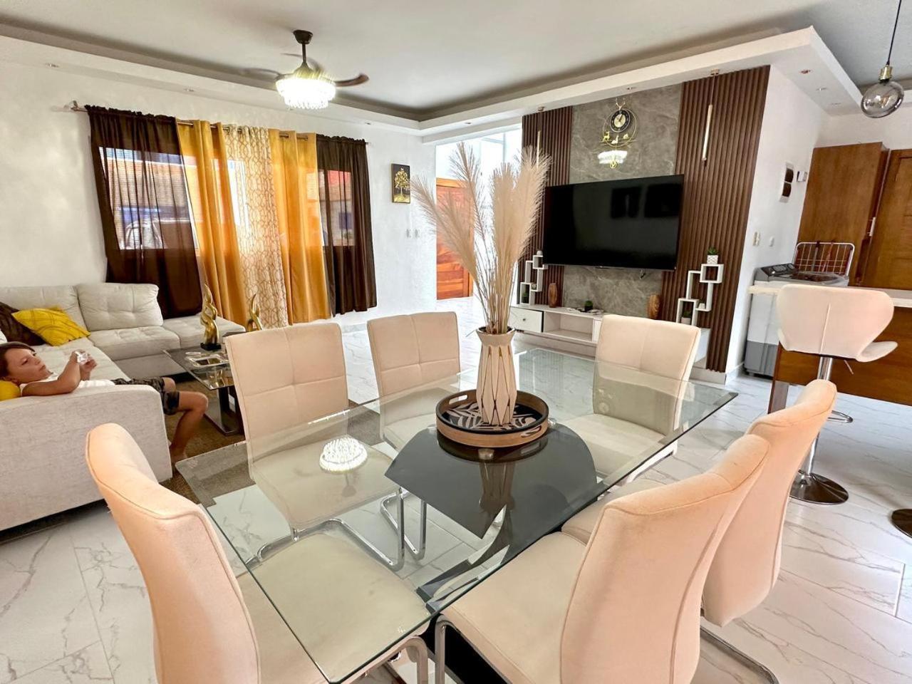 Yakimel Villa Airbnb