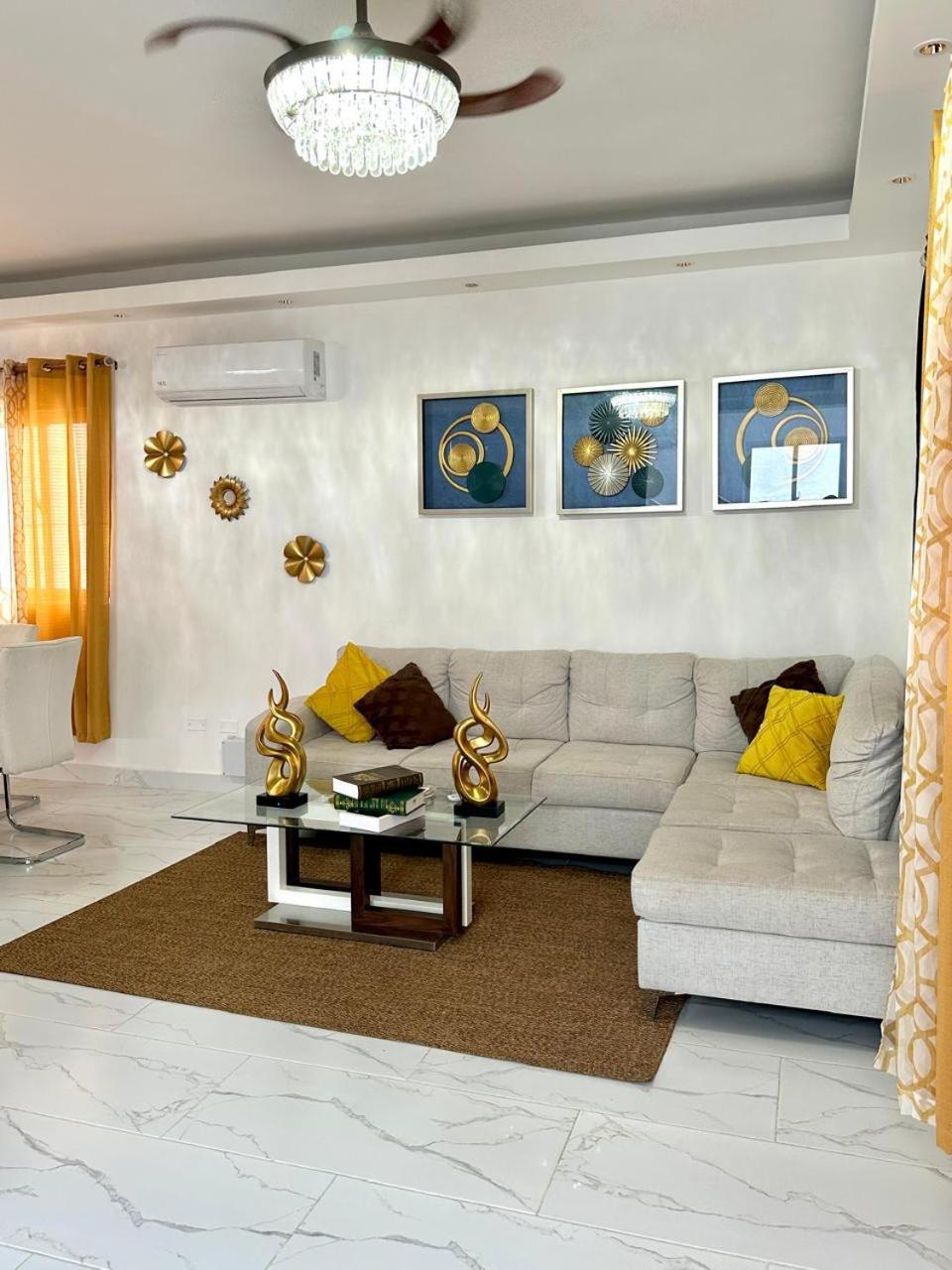 Yakimel Villa Airbnb