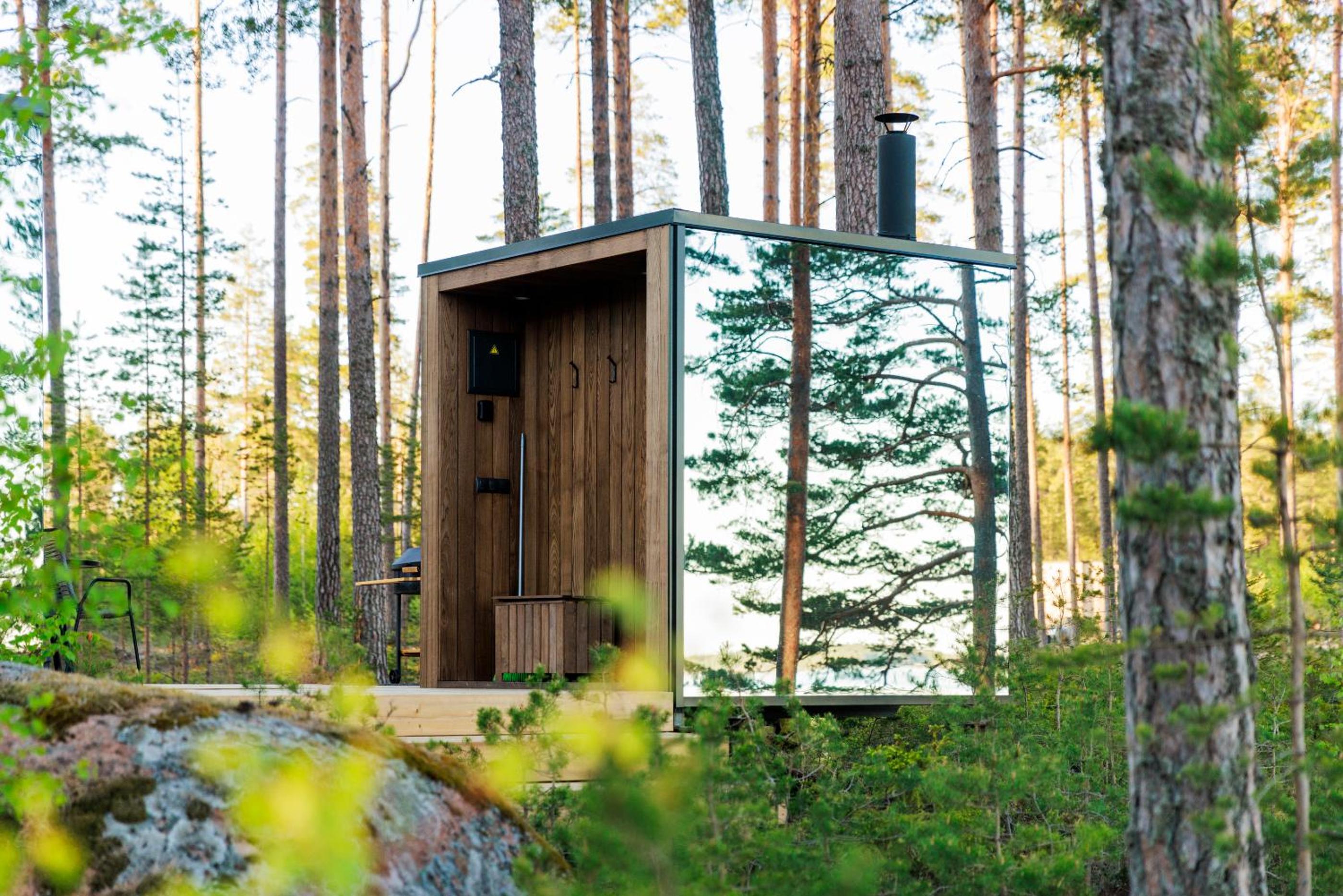 ÖÖD Mirror Houses at Versso