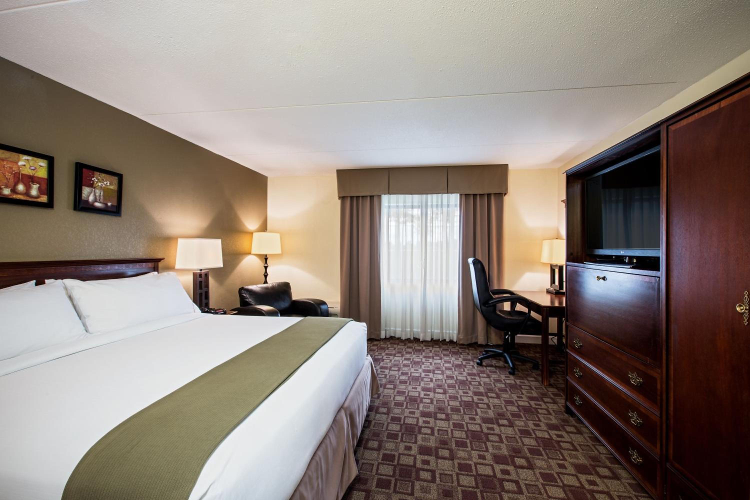 Holiday Inn Express Schaumburg-Rolling Meadows, an IHG Hotel - Property Image 14