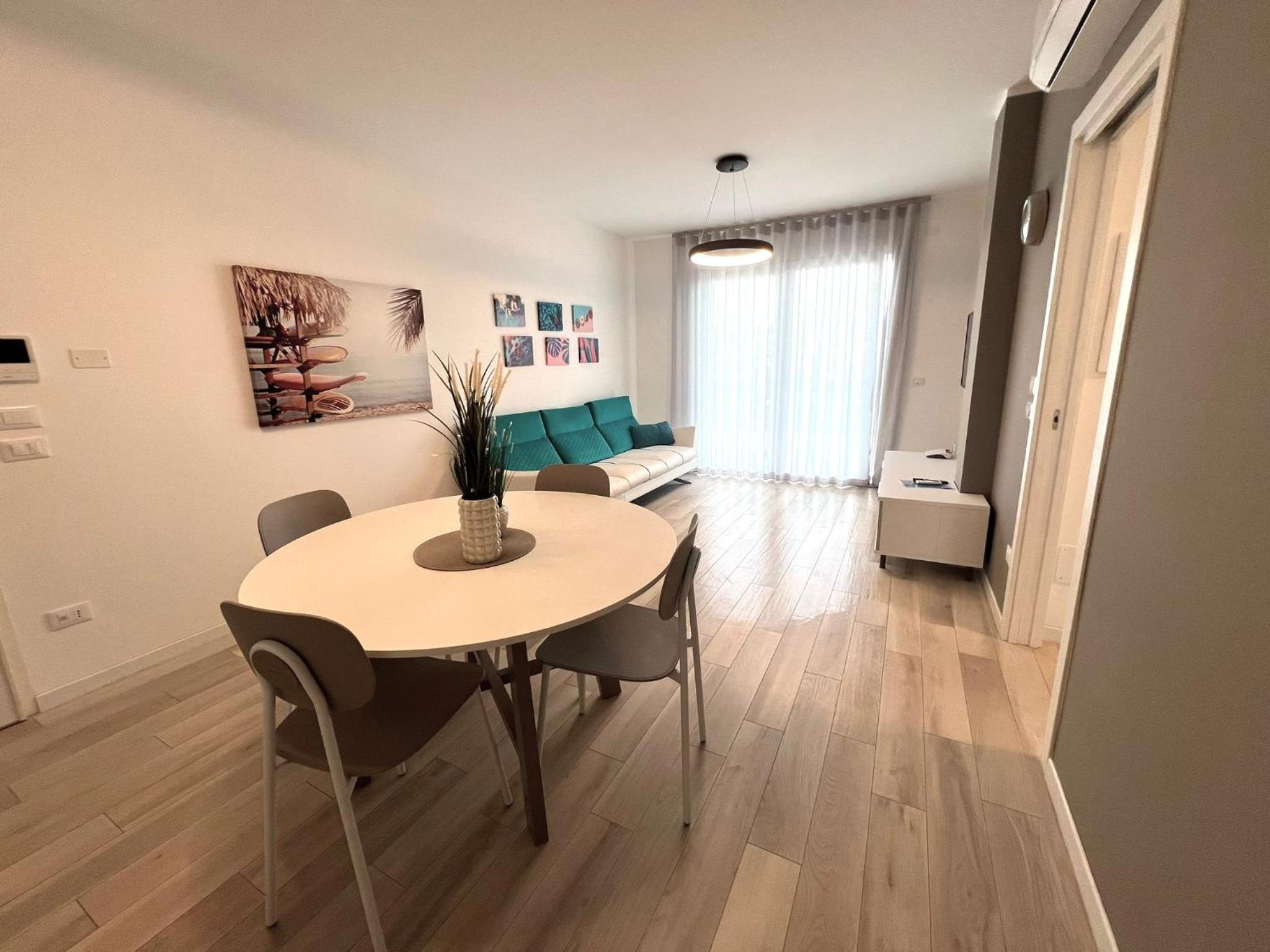 Sun Beach Residence con Piscina - Piazza Brescia - Adria Holiday Jesolo - FAMILY APARTMENTS view 3