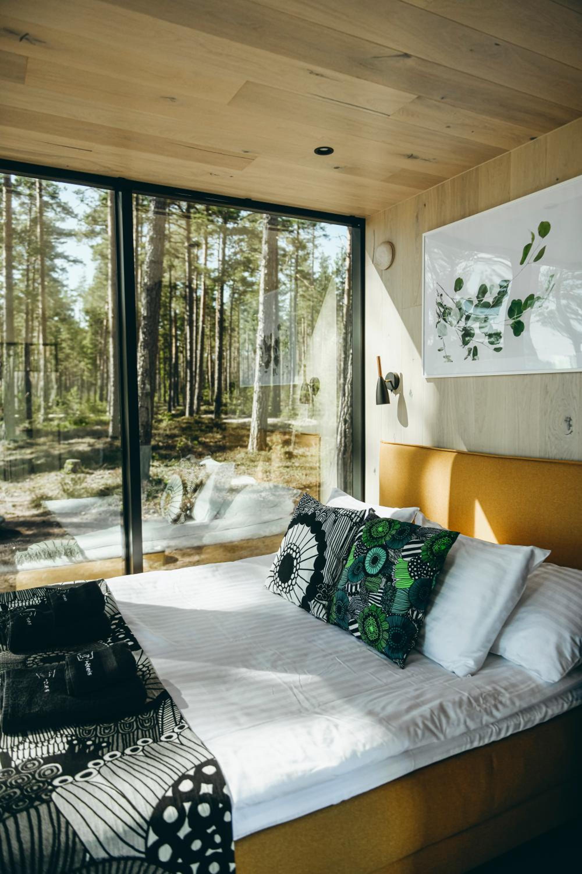 ÖÖD Mirror Houses at Versso