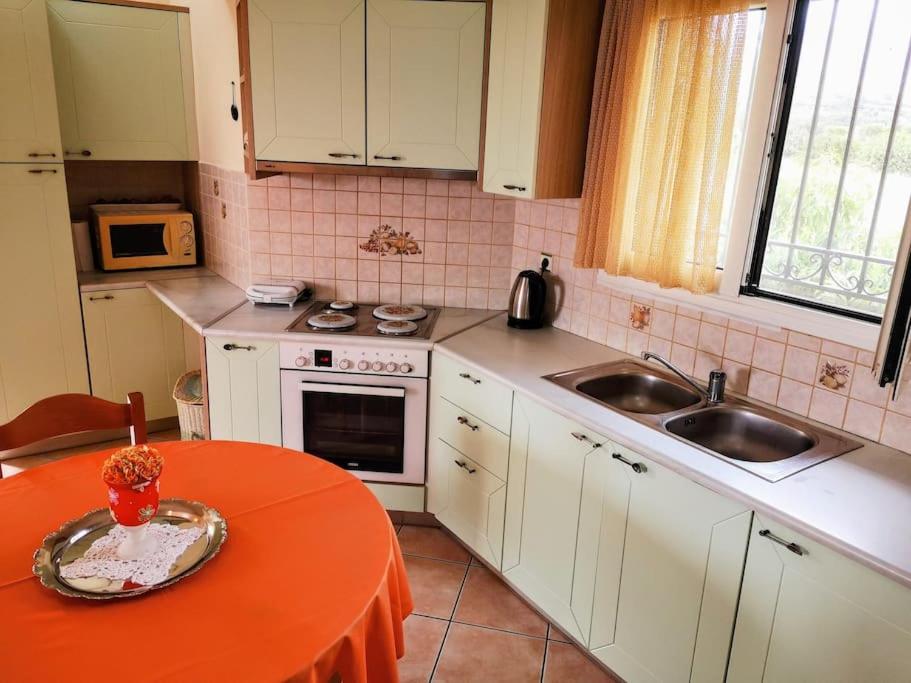 Country house in Anavyssos view 5