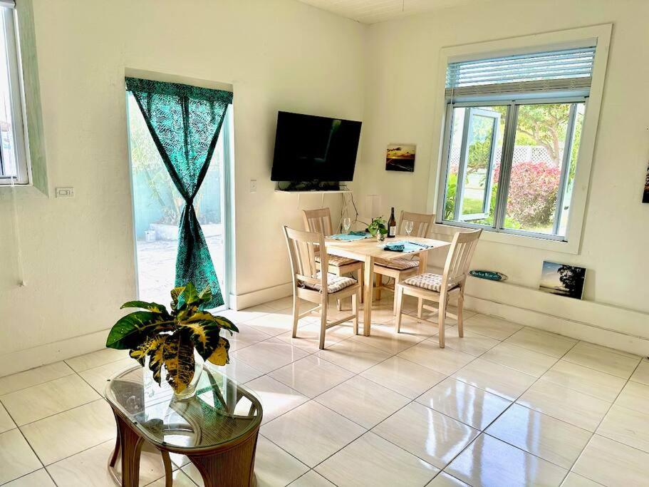 Two charming connected apartments for 4 or family