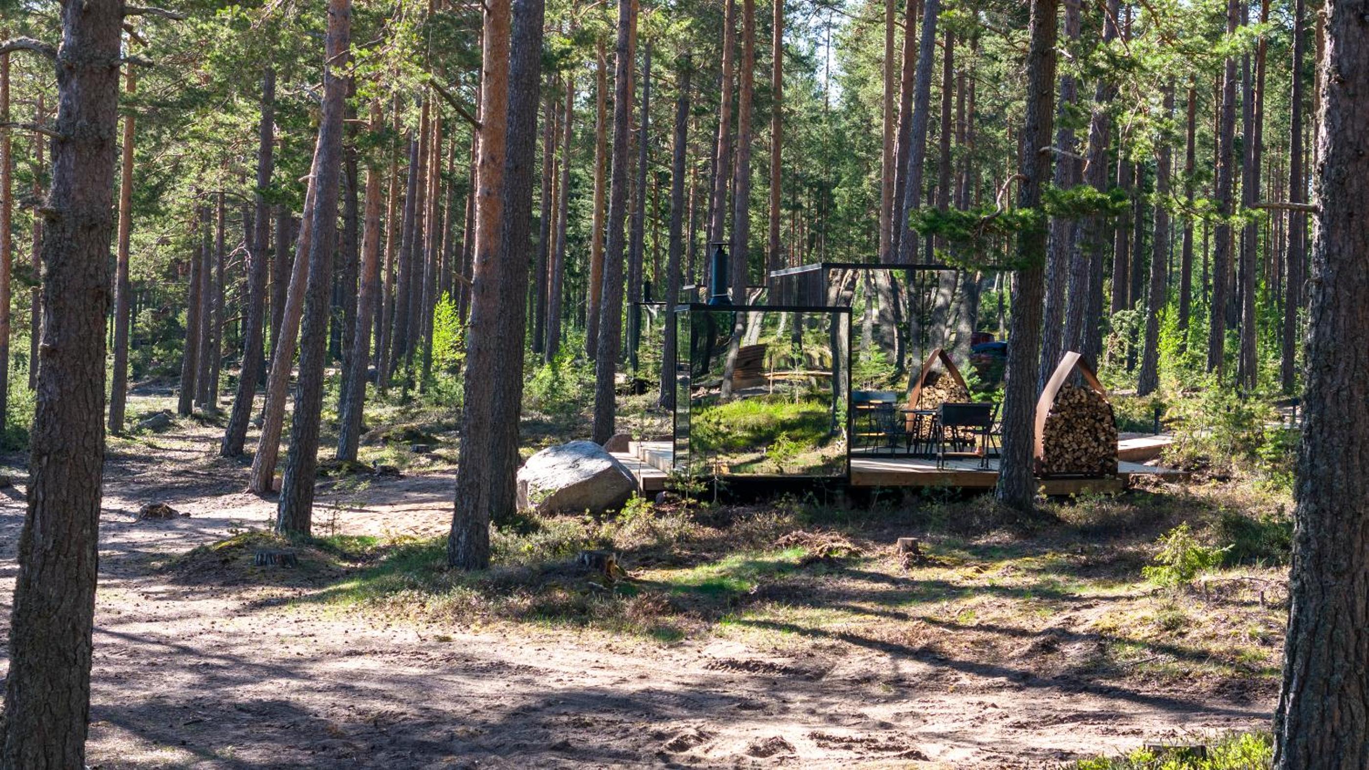ÖÖD Mirror Houses at Versso
