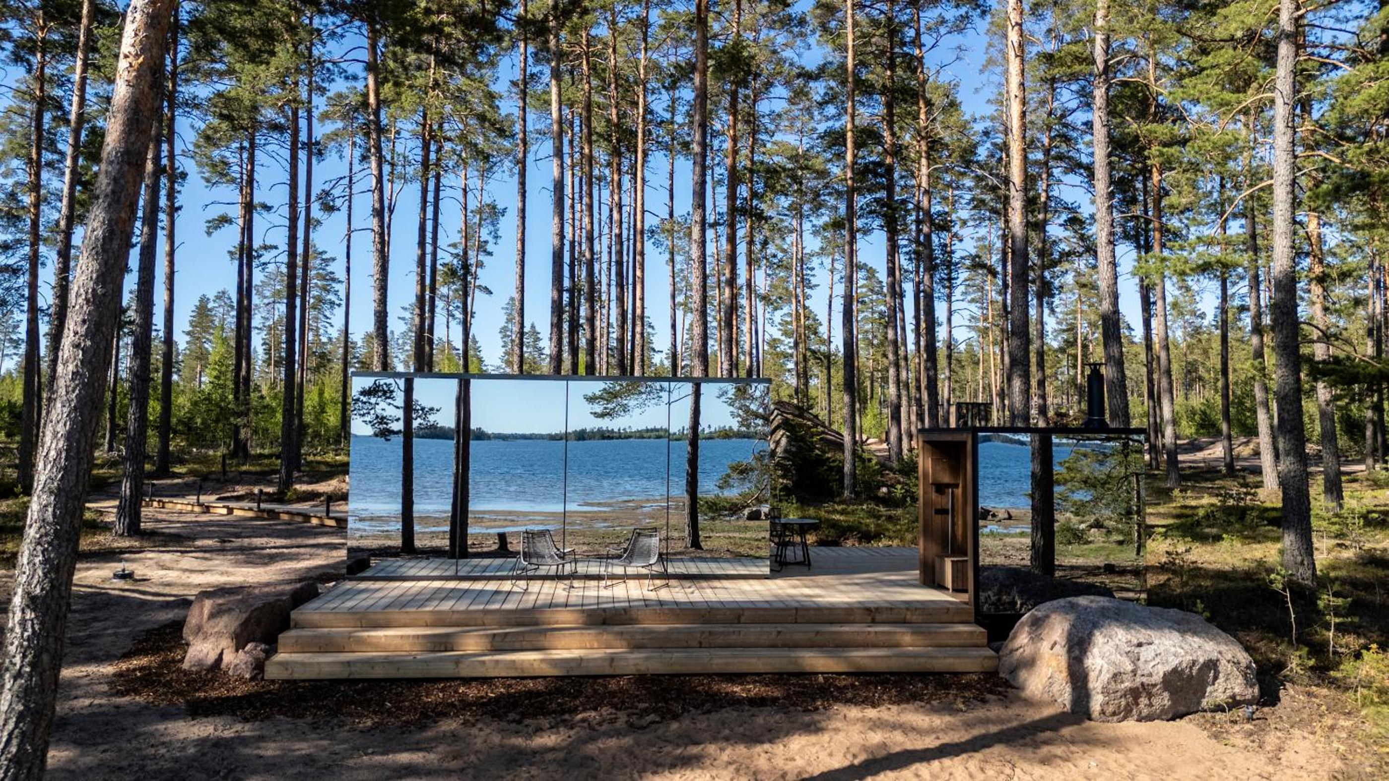 ÖÖD Mirror Houses at Versso