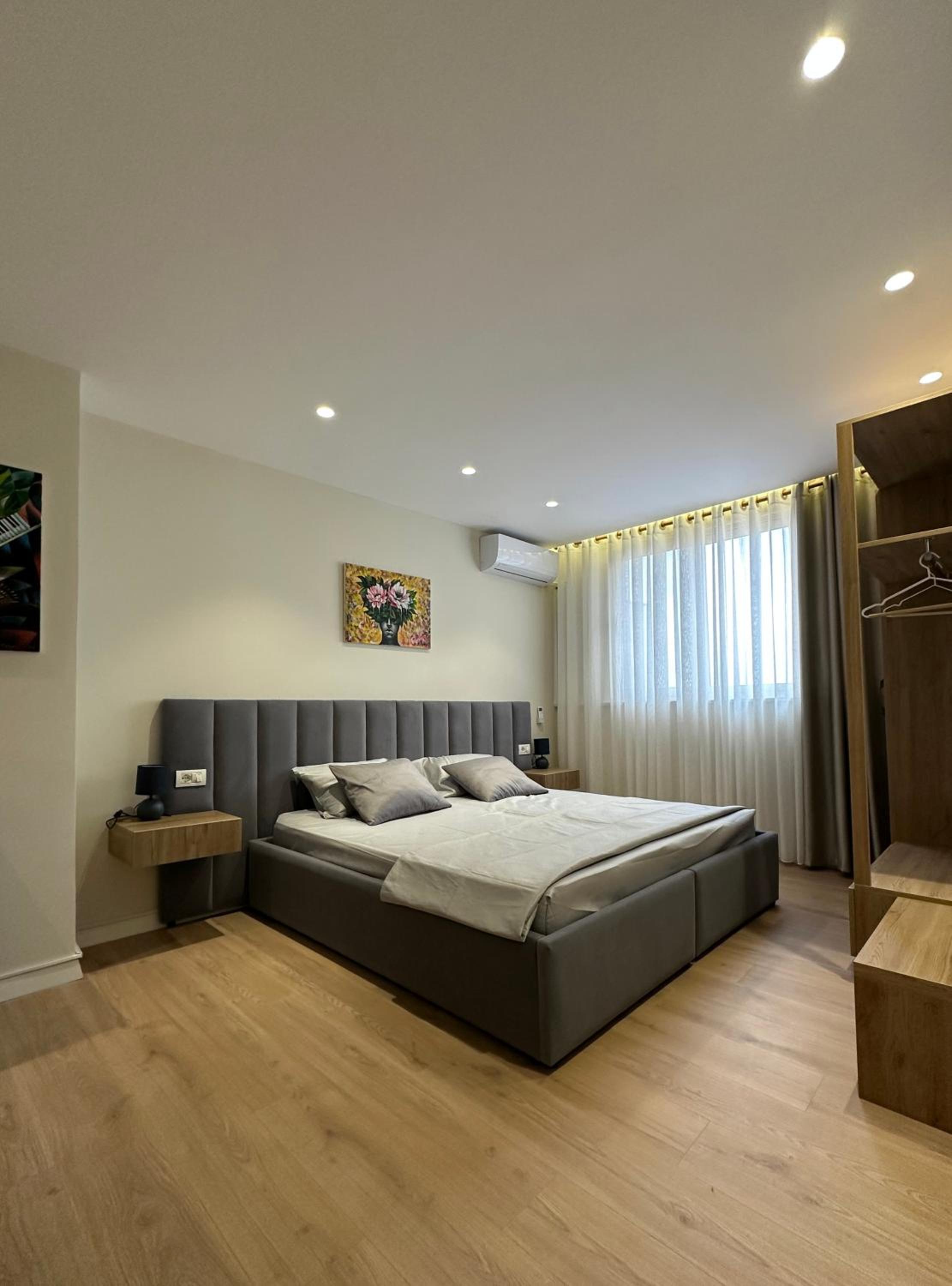 Toto Apartment