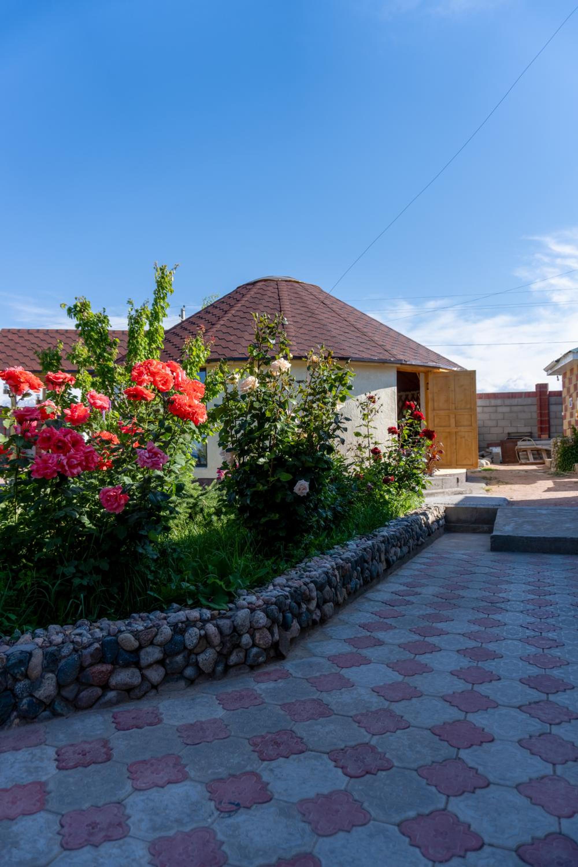 Guest house and yurt camp Svetlana