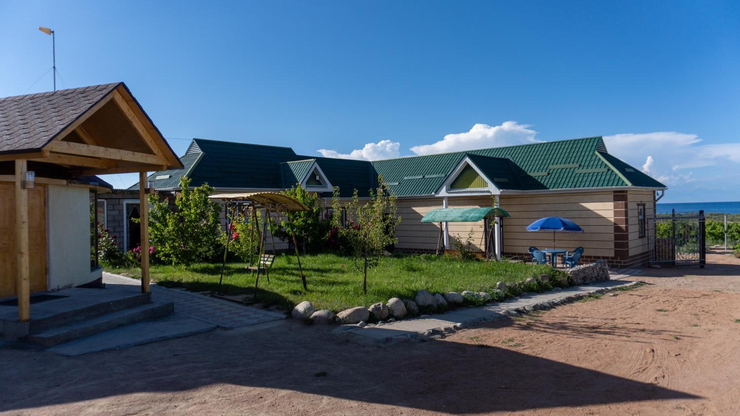 Guest house and yurt camp Svetlana