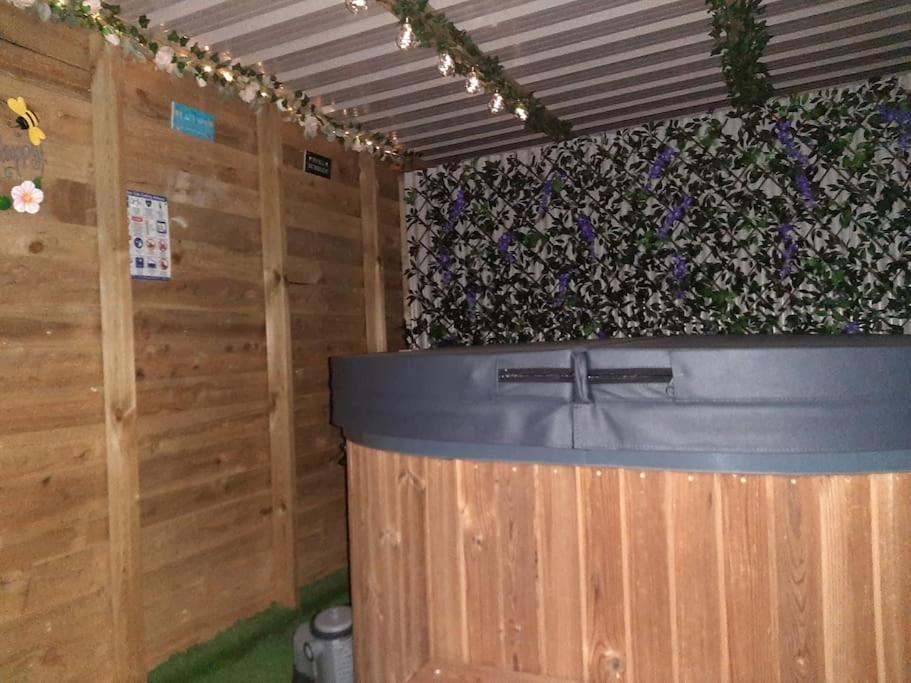 Anglesey new modern shepherds hut with spa hot tub view 4