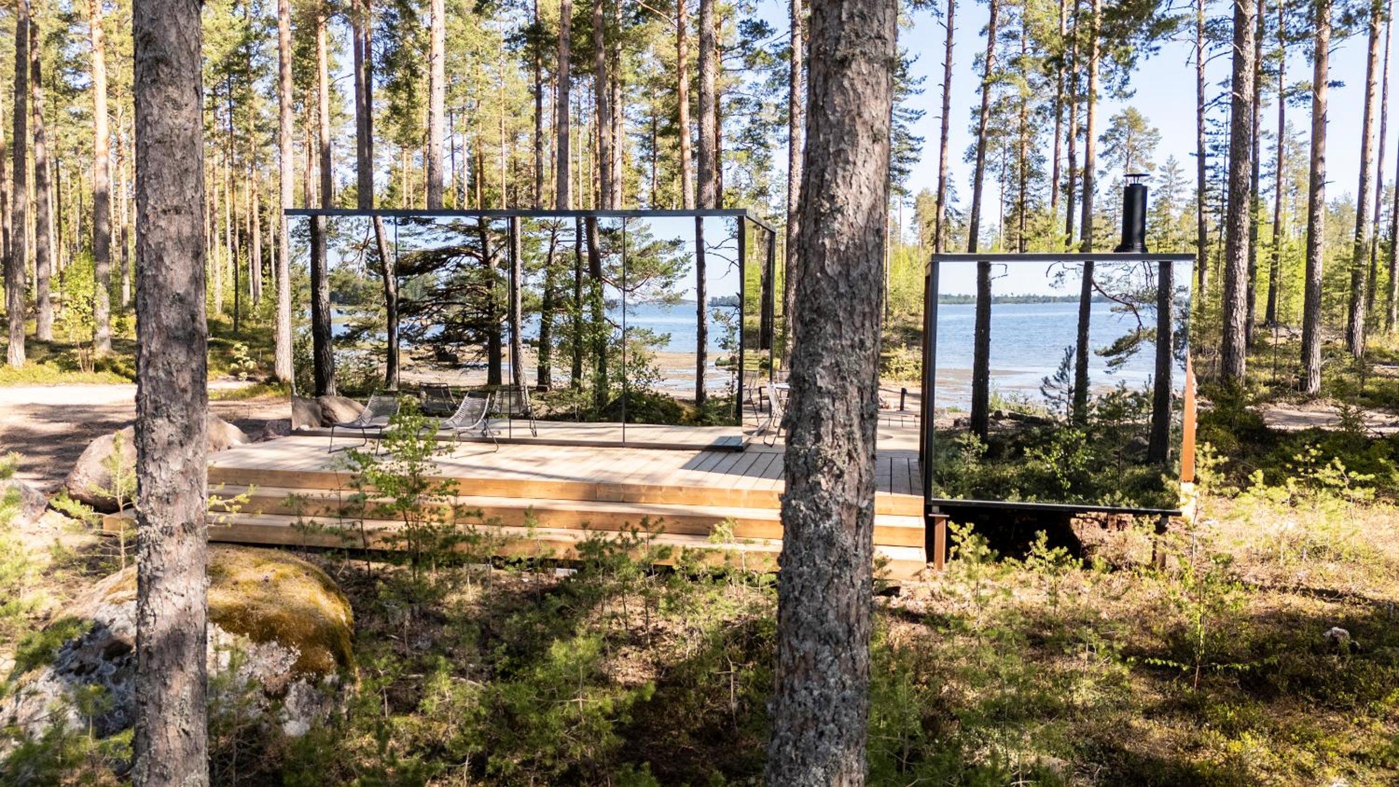 ÖÖD Mirror Houses at Versso