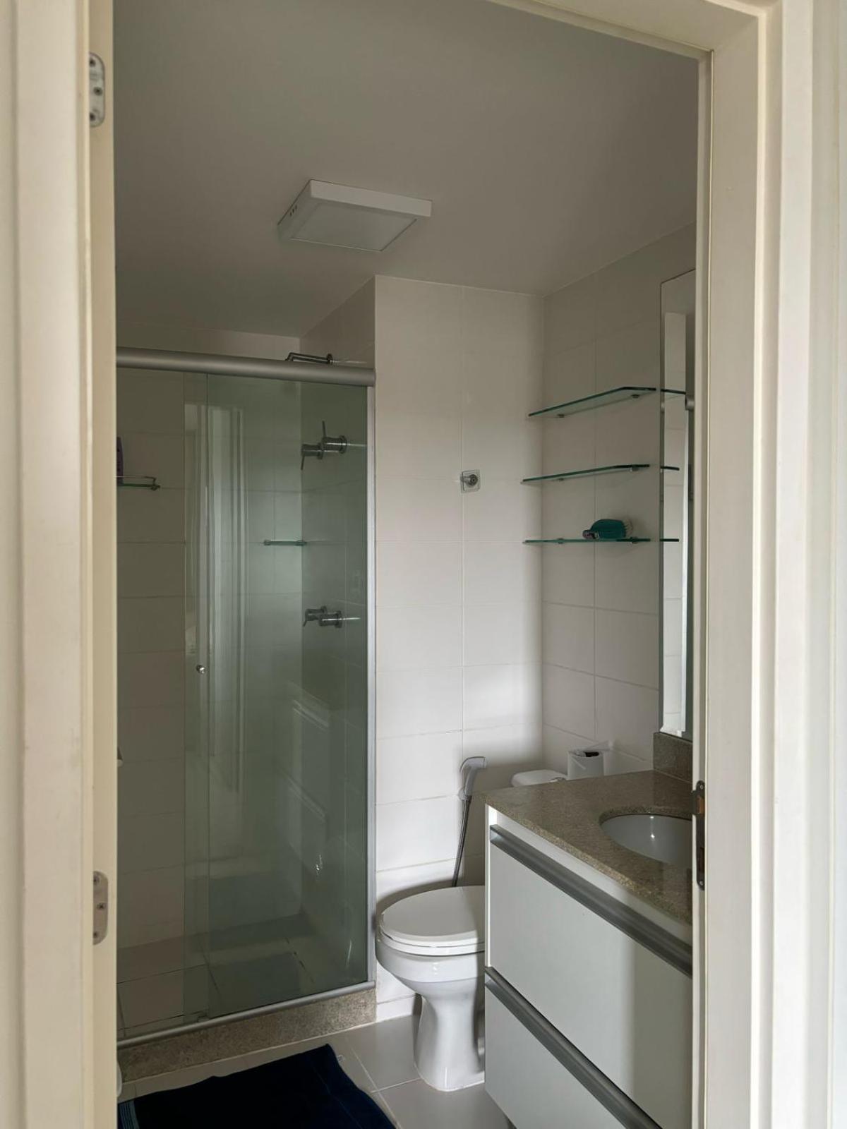Flat com varanda e localização privilegiada-Vision