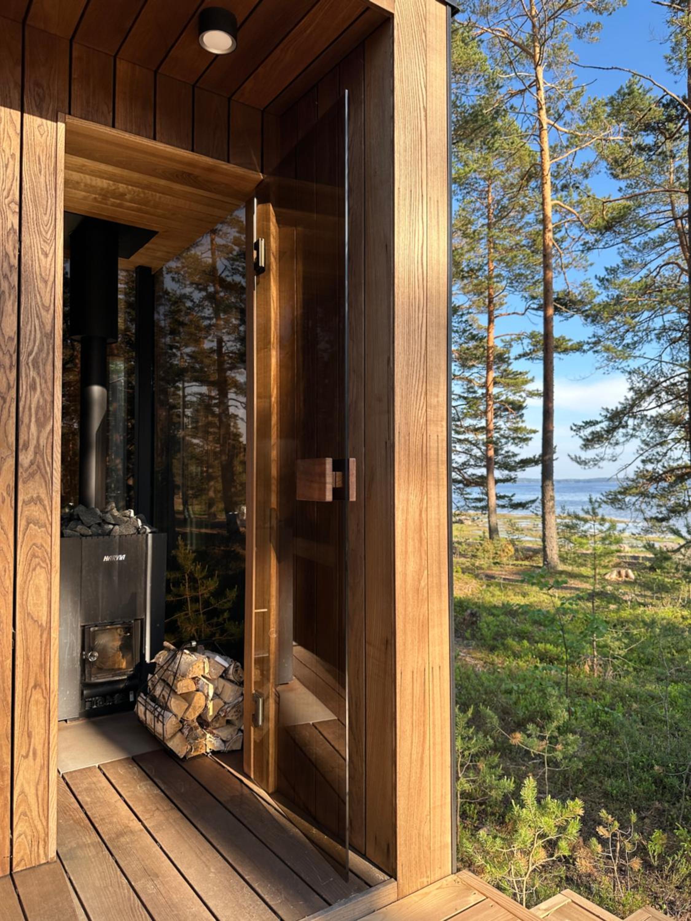 ÖÖD Mirror Houses at Versso