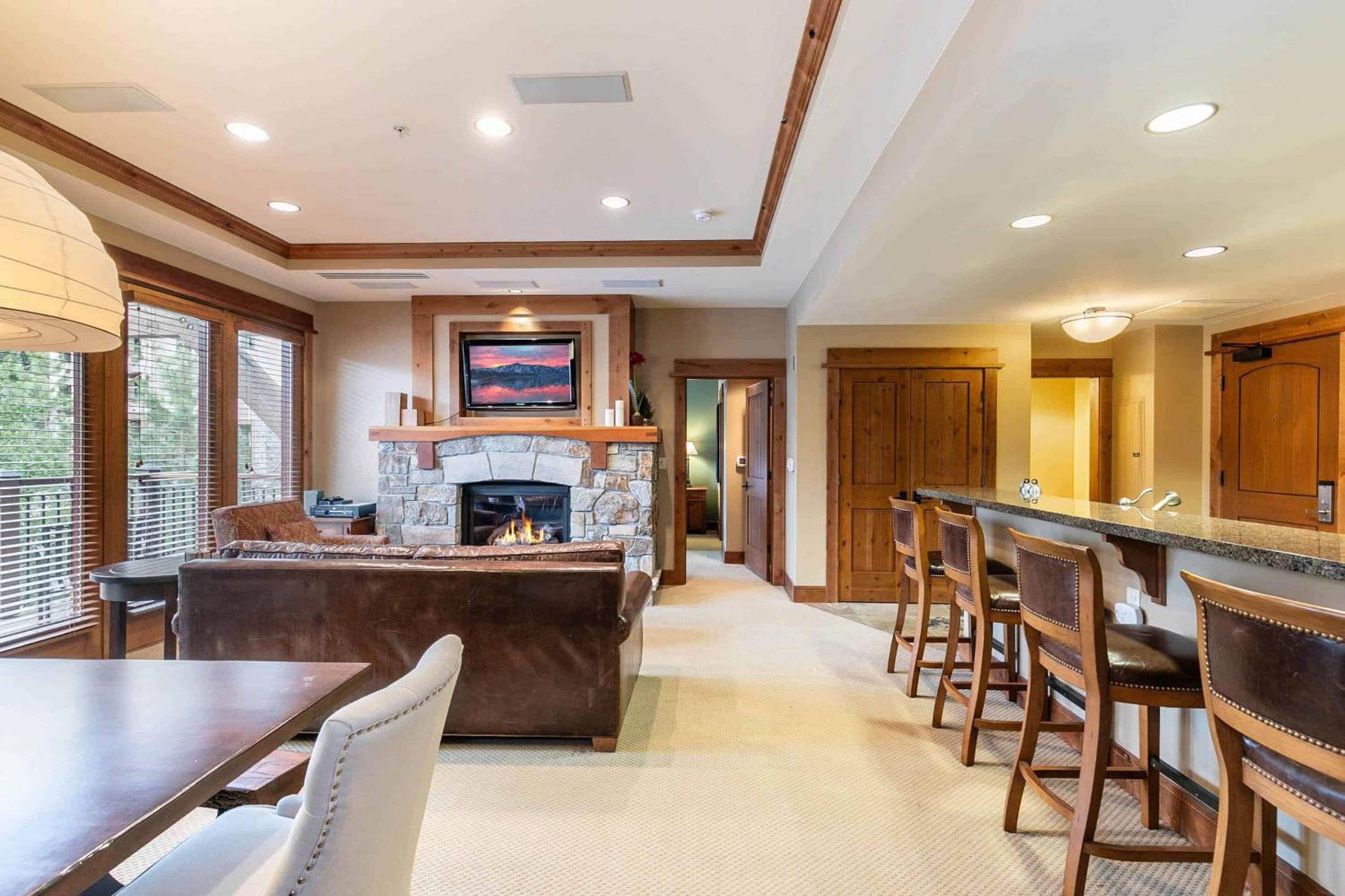 Lake Tahoe Vacations - Catamount Lodge 201B by East West Hospitality - Property Image 18