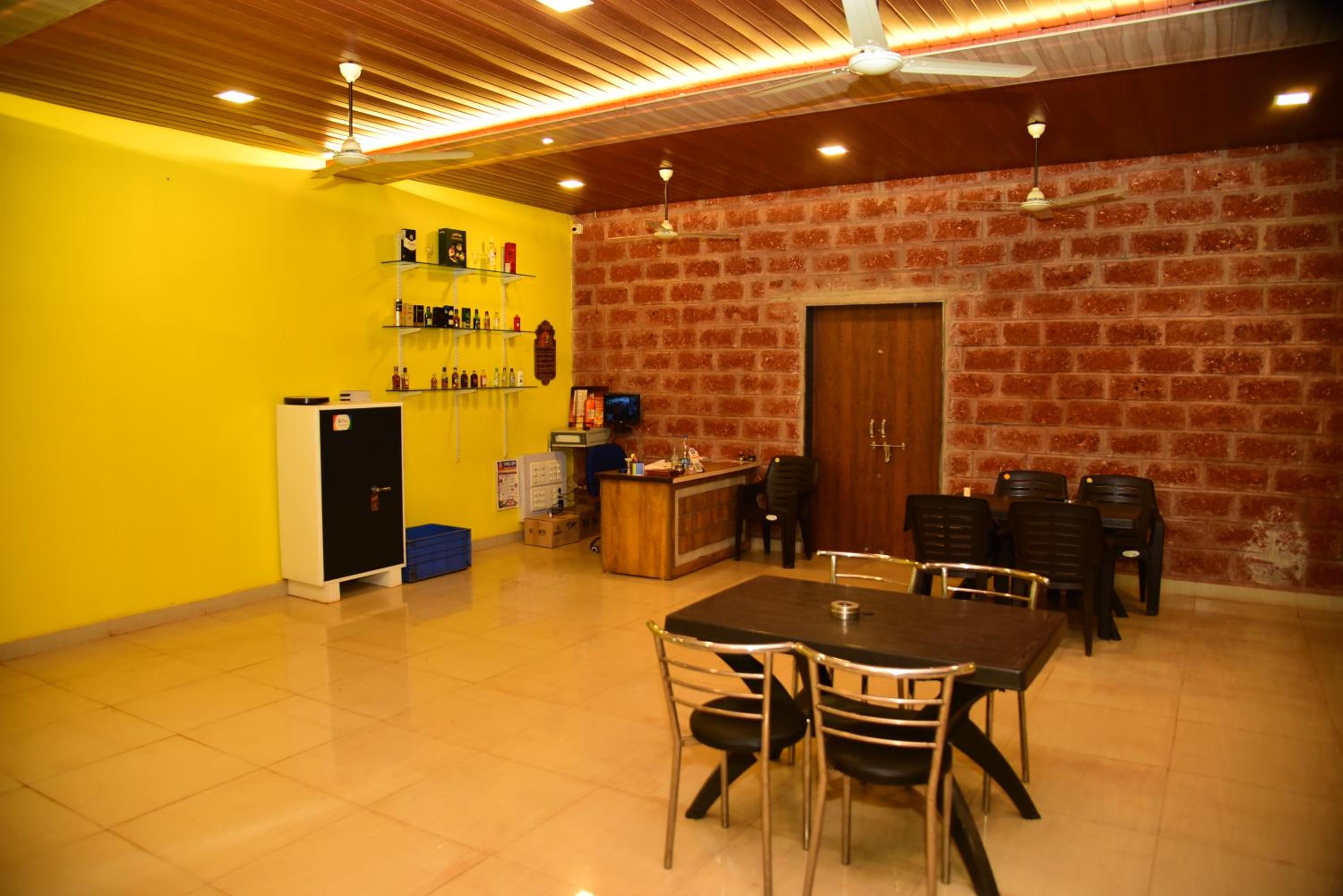 Hotel Shalini Palace
